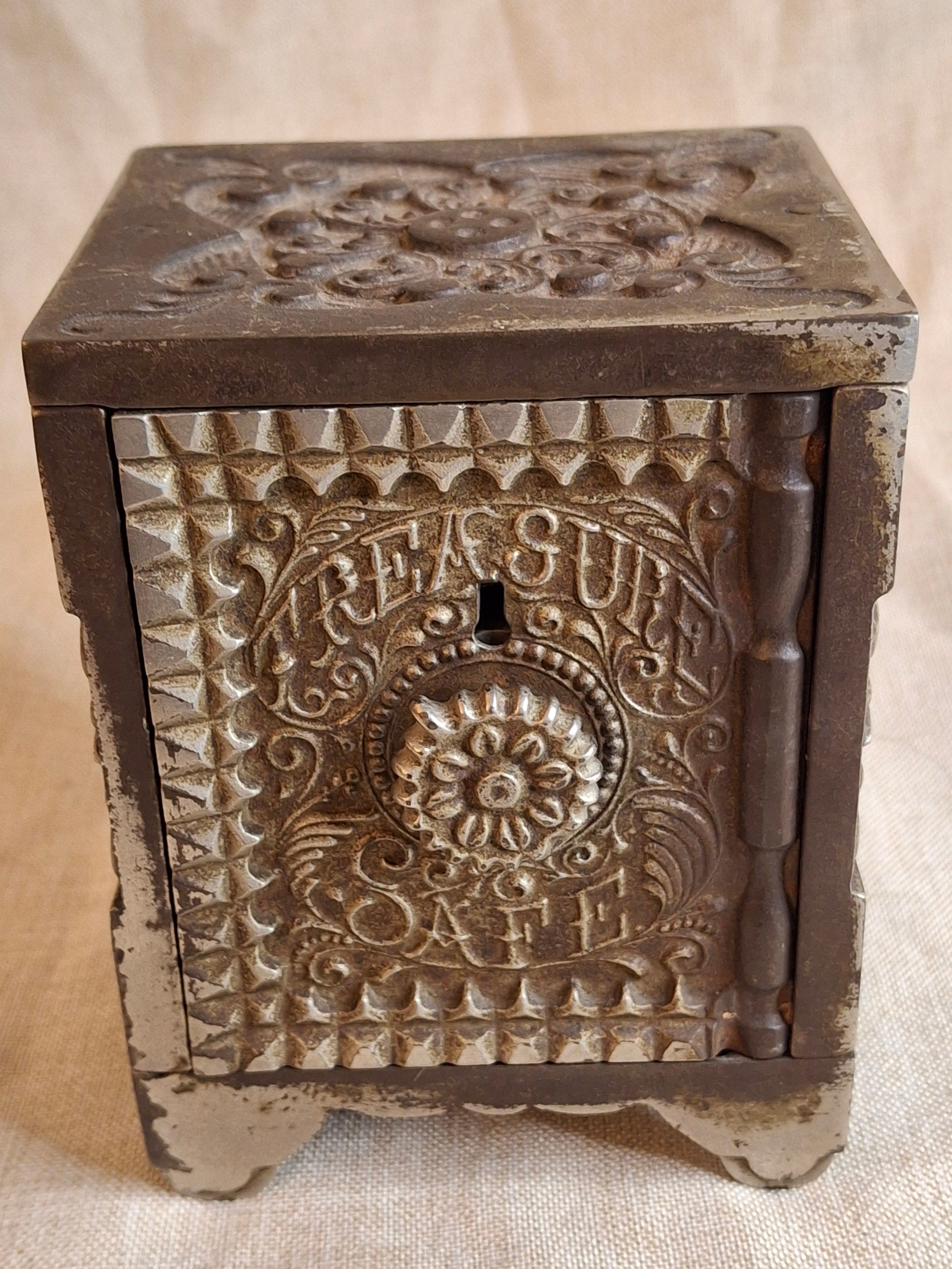 Lrg Antique J.E. STEVENS Cast Iron TREASURE SAFE Bank No. 45 Patd 1897 Cromwell CT