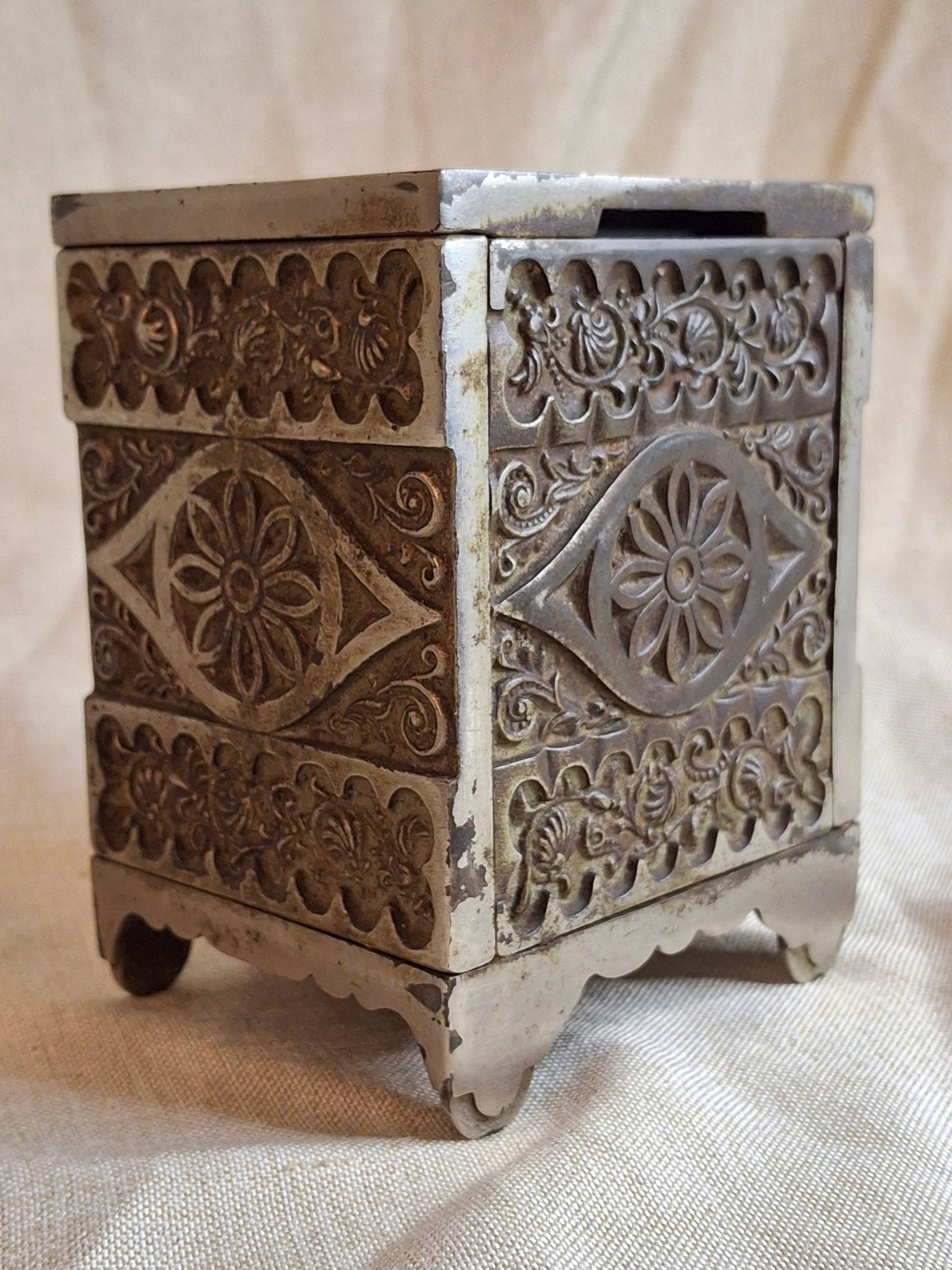 Lrg Antique J.E. STEVENS Cast Iron TREASURE SAFE Bank No. 45 Patd 1897 Cromwell CT