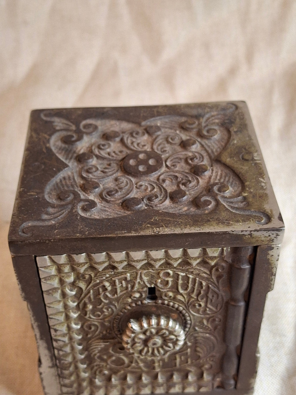 Lrg Antique J.E. STEVENS Cast Iron TREASURE SAFE Bank No. 45 Patd 1897 Cromwell CT