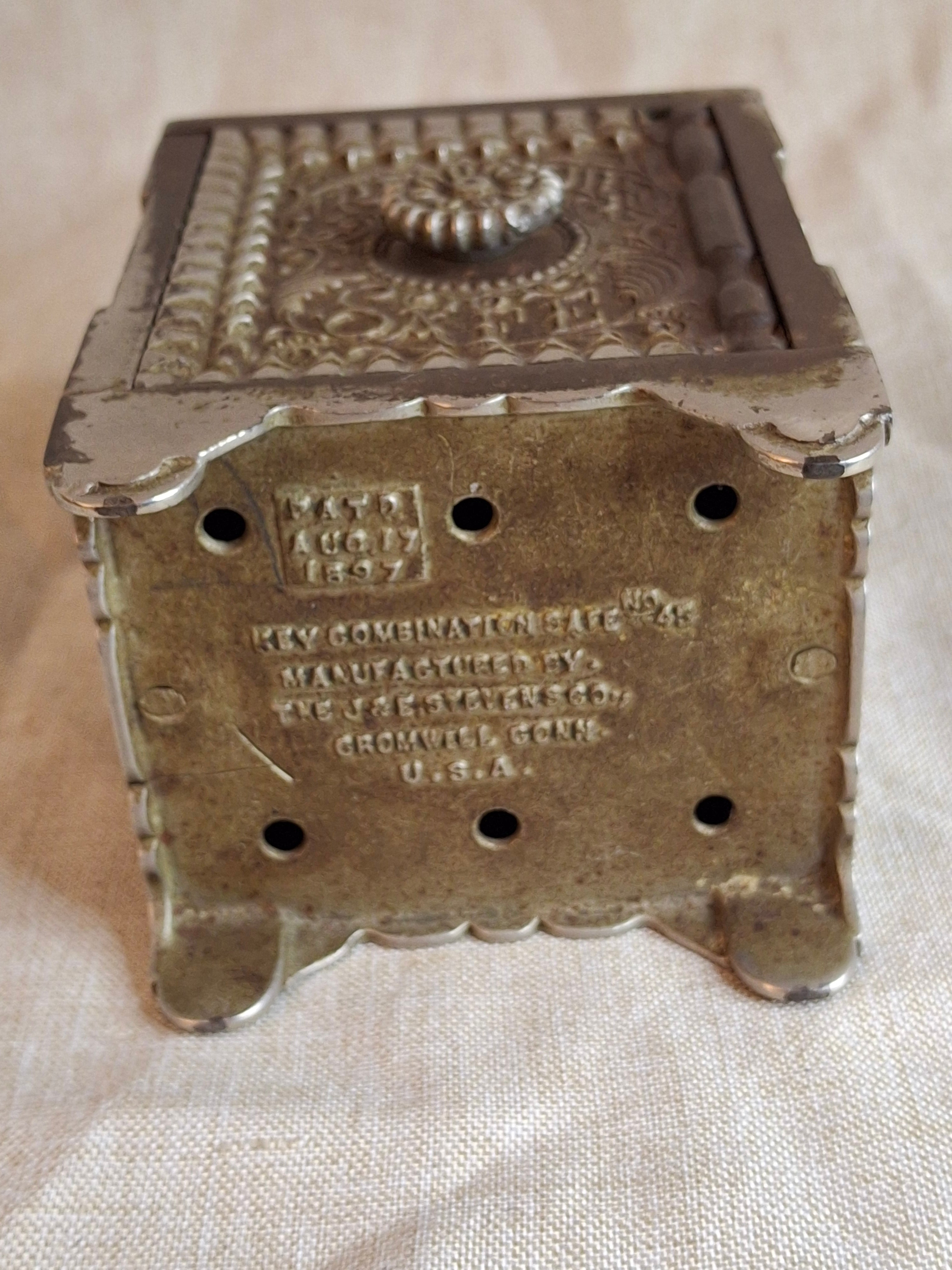 Lrg Antique J.E. STEVENS Cast Iron TREASURE SAFE Bank No. 45 Patd 1897 Cromwell CT
