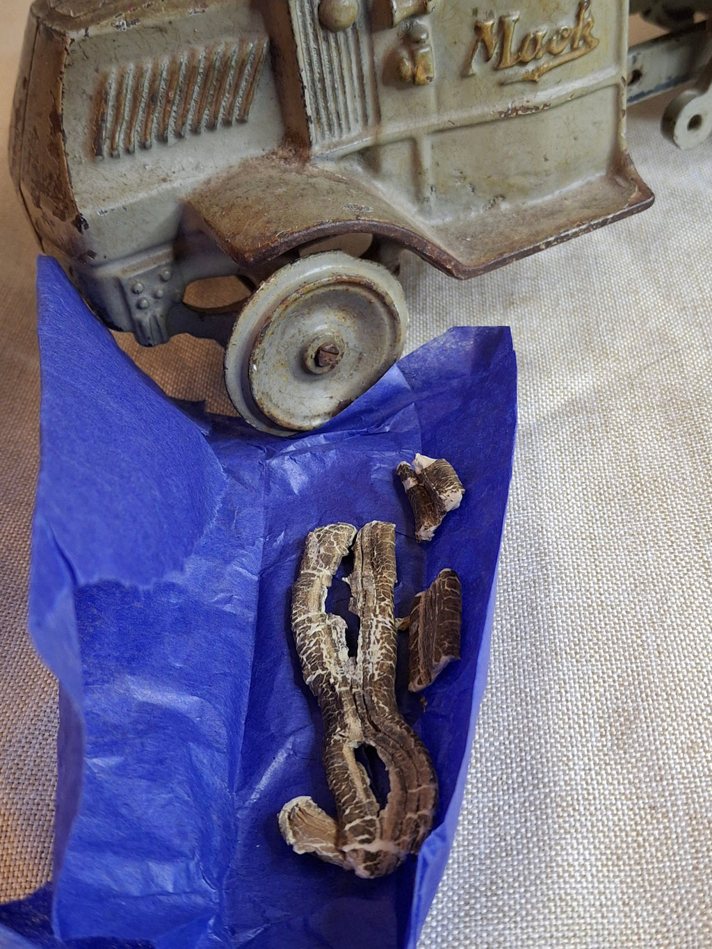 Antique ARCADE Cast Iron MACK AC Dump Truck Large 11.5" Original Paint & Driver c. 1925