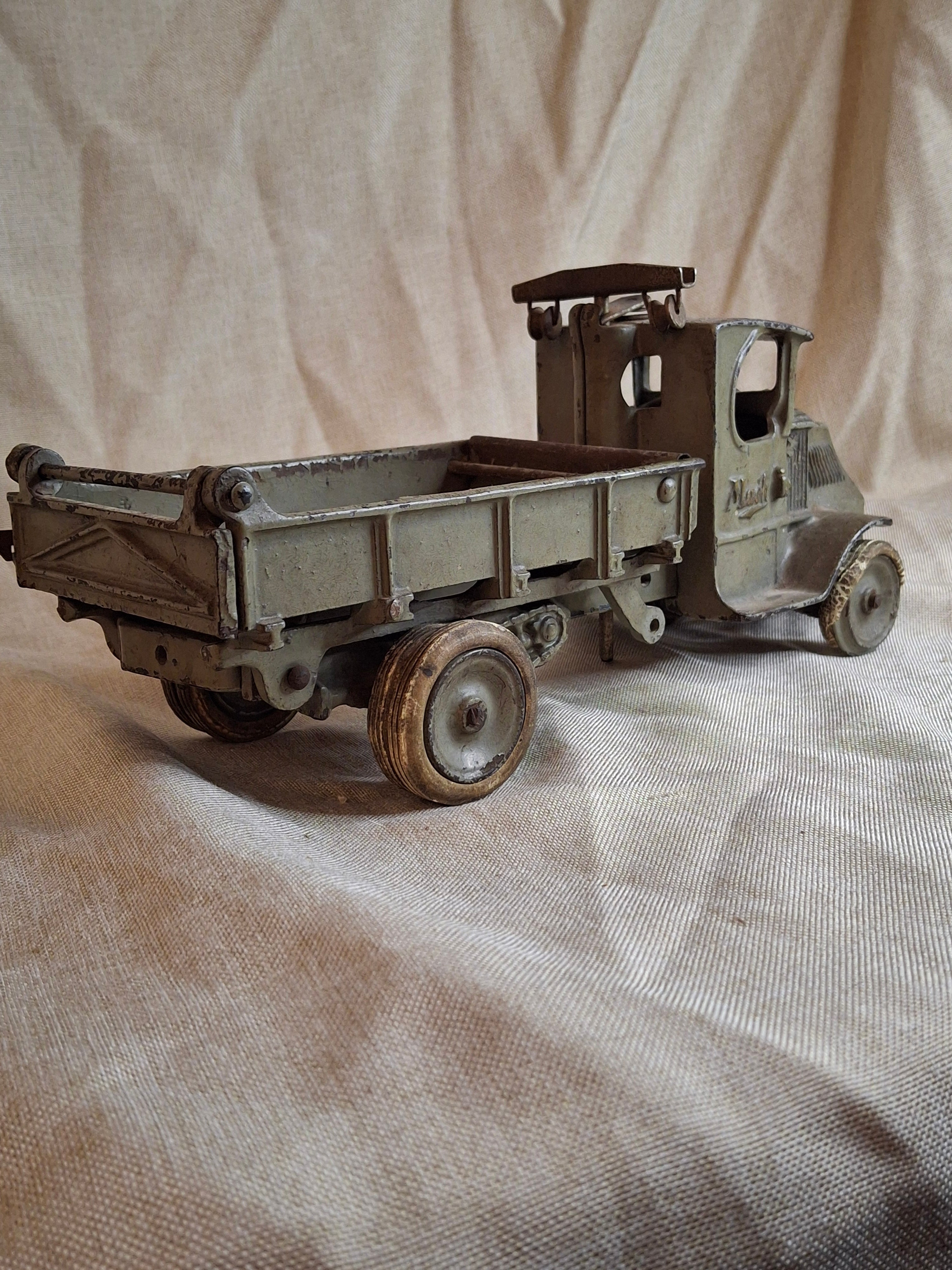 Antique ARCADE Cast Iron MACK AC Dump Truck Large 11.5" Original Paint & Driver c. 1925