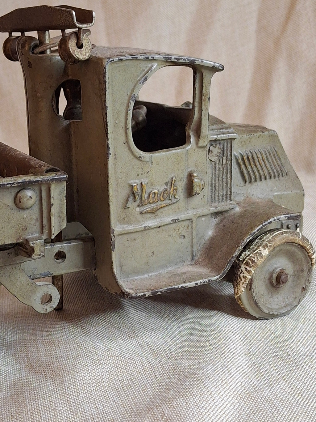 Antique ARCADE Cast Iron MACK AC Dump Truck Large 11.5" Original Paint & Driver c. 1925