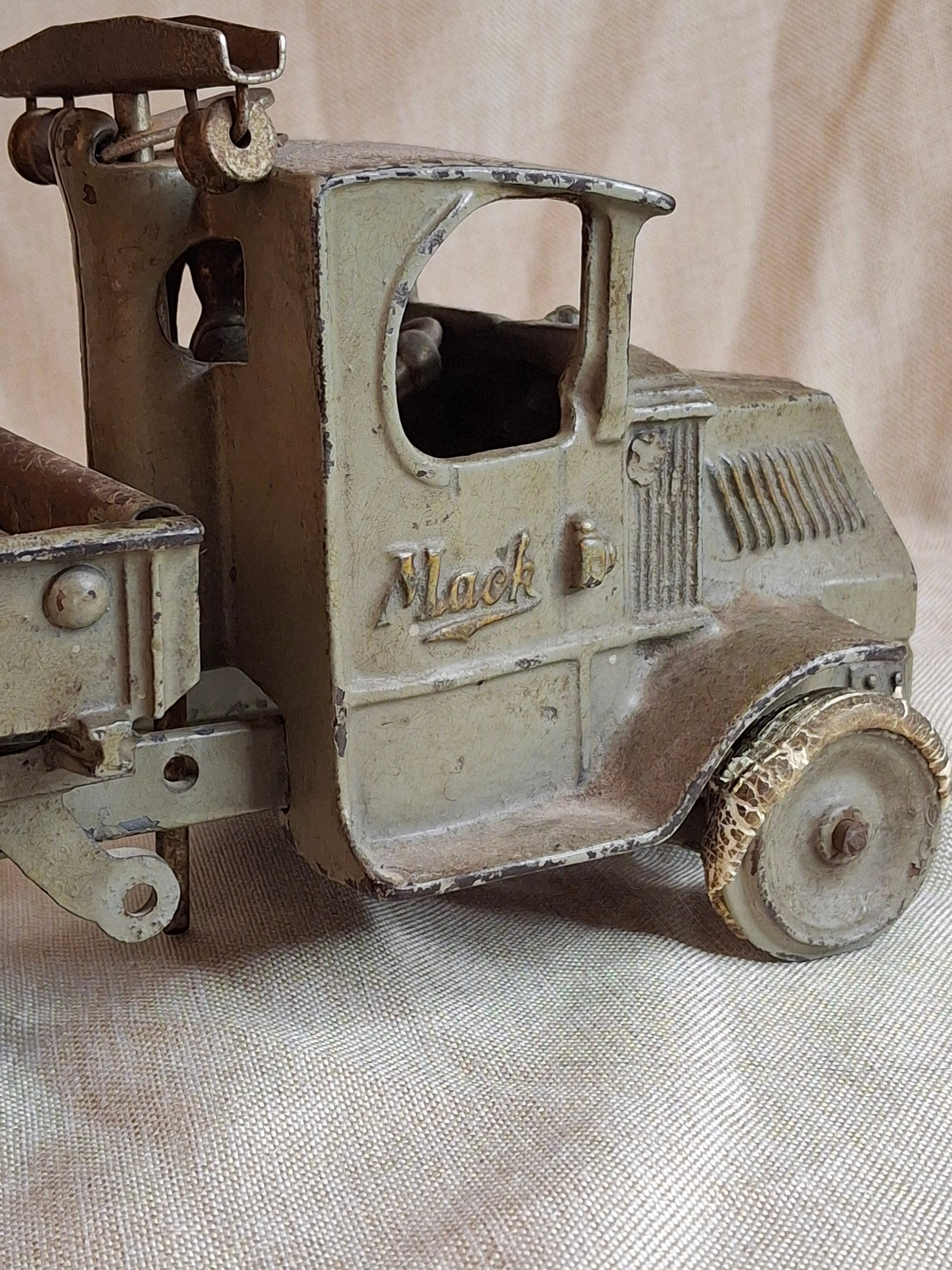 Antique ARCADE Cast Iron MACK AC Dump Truck Large 11.5" Original Paint & Driver c. 1925