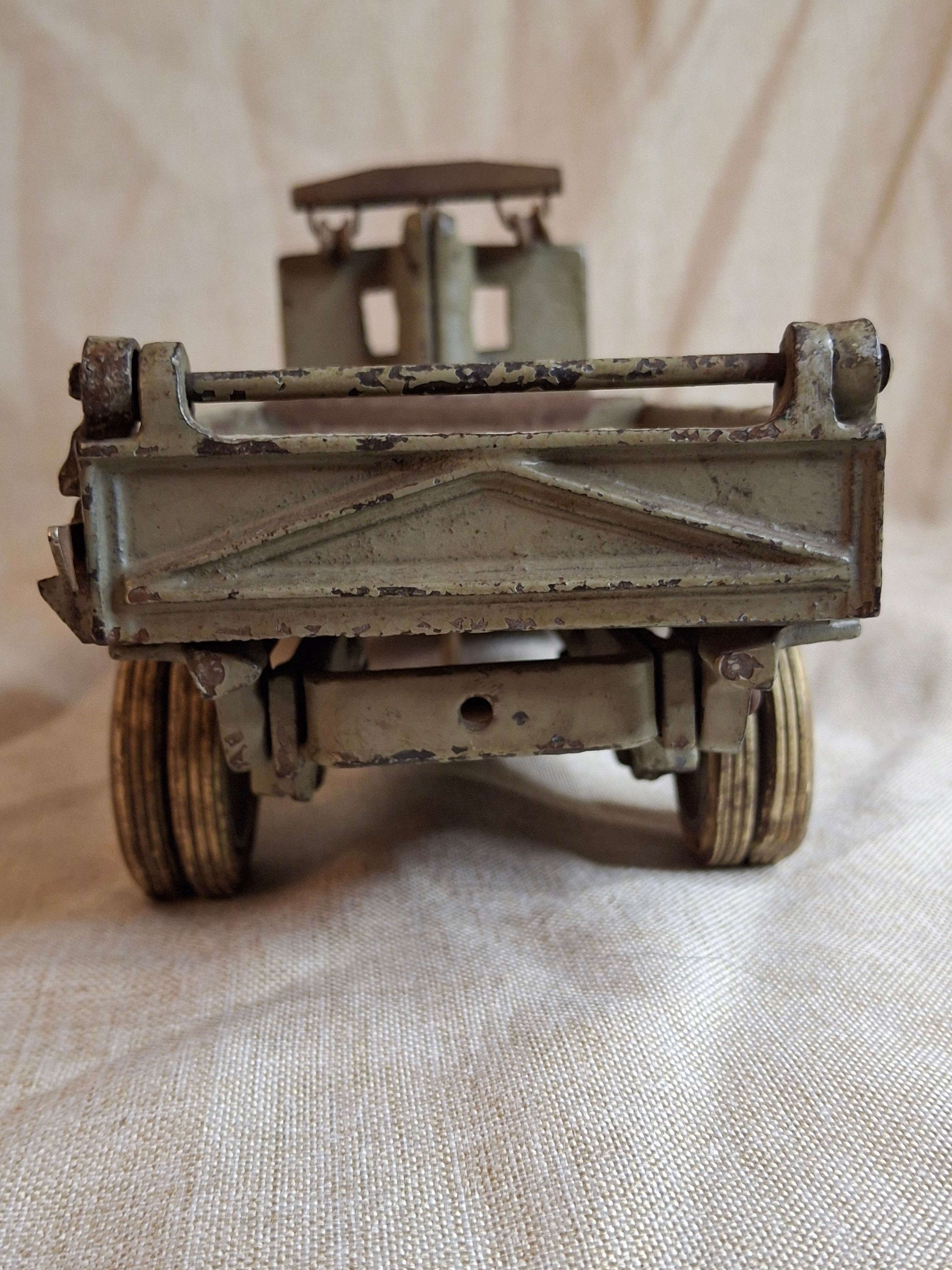 Antique ARCADE Cast Iron MACK AC Dump Truck Large 11.5" Original Paint & Driver c. 1925