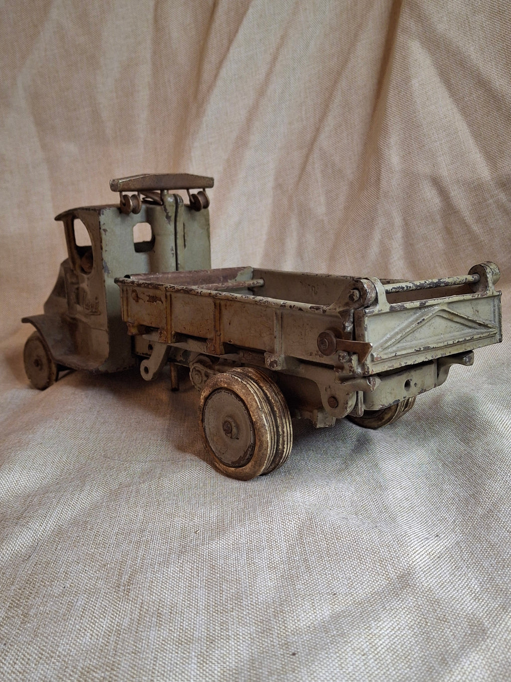 Antique ARCADE Cast Iron MACK AC Dump Truck Large 11.5" Original Paint & Driver c. 1925