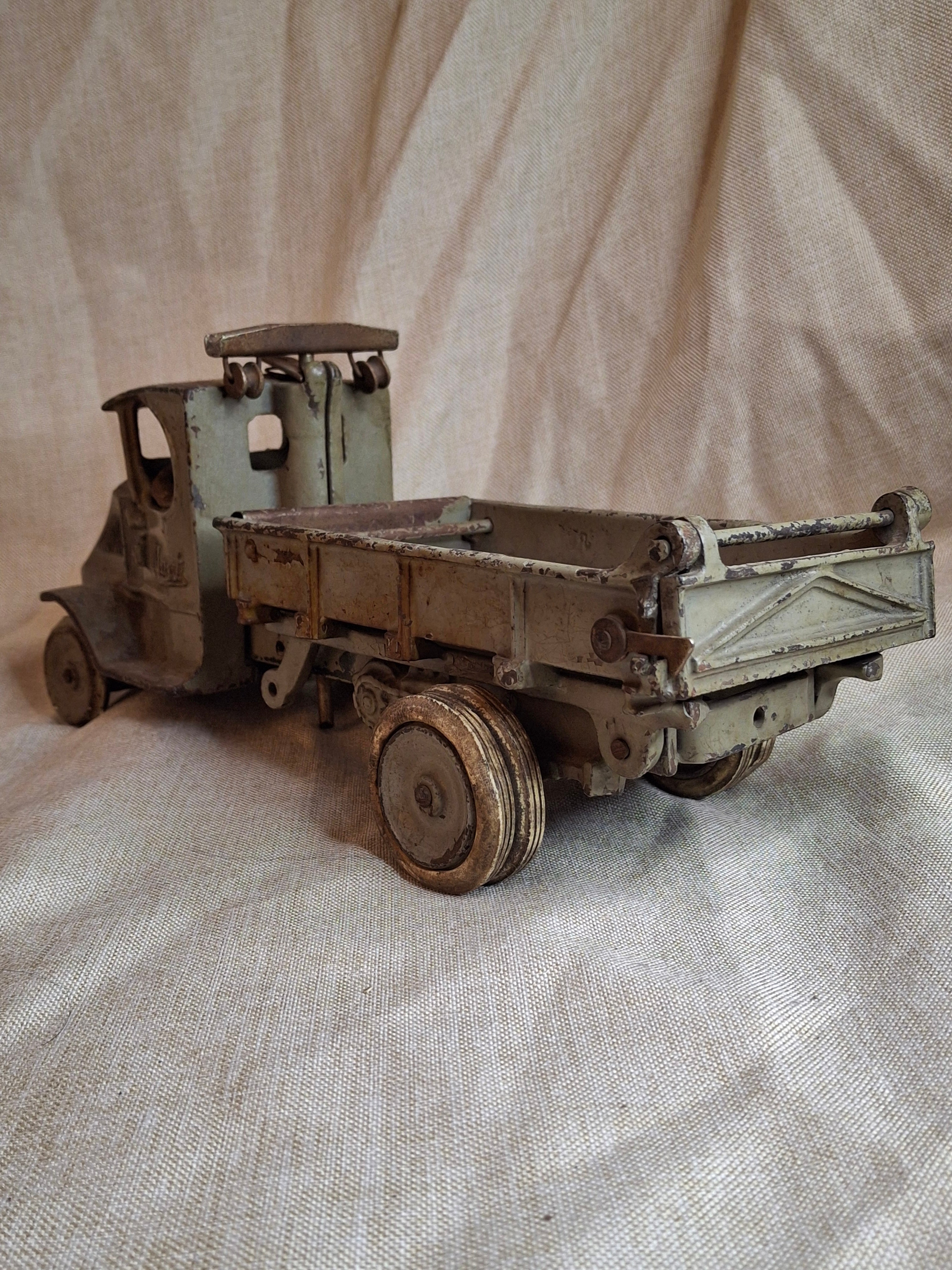 Antique ARCADE Cast Iron MACK AC Dump Truck Large 11.5" Original Paint & Driver c. 1925