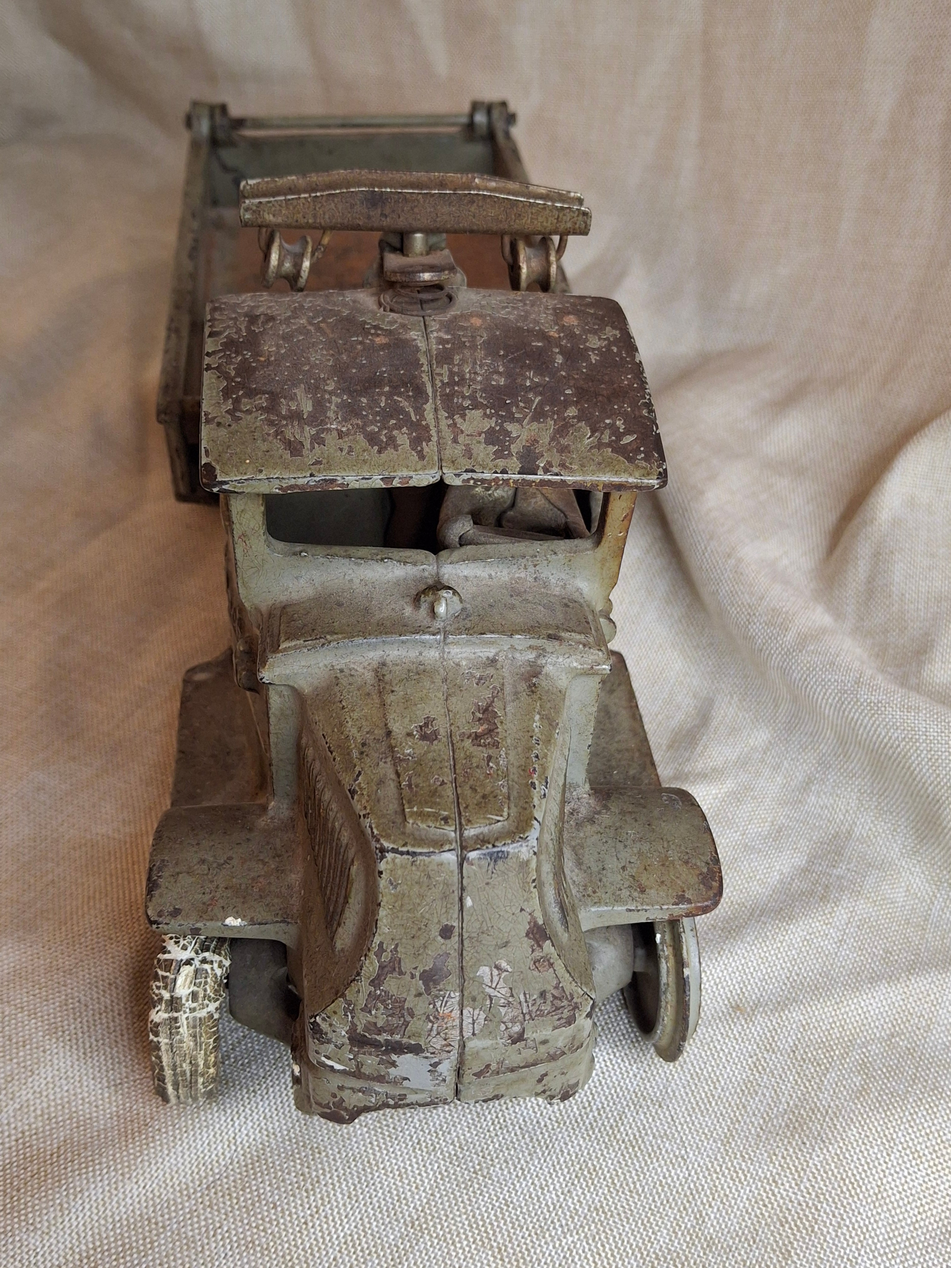 Antique ARCADE Cast Iron MACK AC Dump Truck Large 11.5" Original Paint & Driver c. 1925