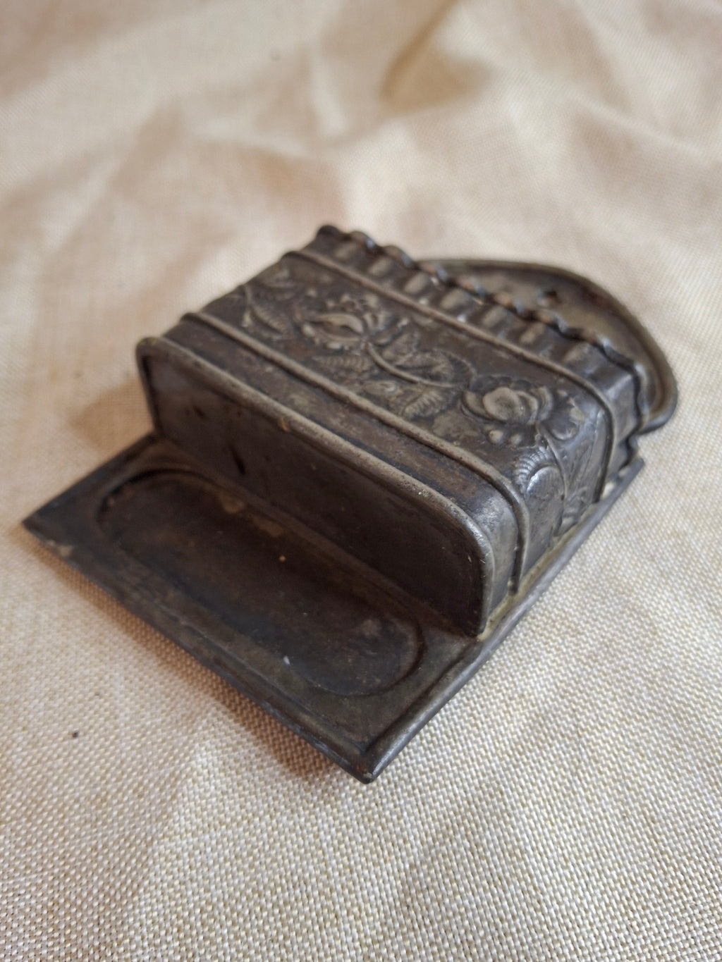 Antique Wilcox Silver Plate Co No. 2509 Wall Mount Match Safe Holder Victorian Repousse Roses Meriden Conn