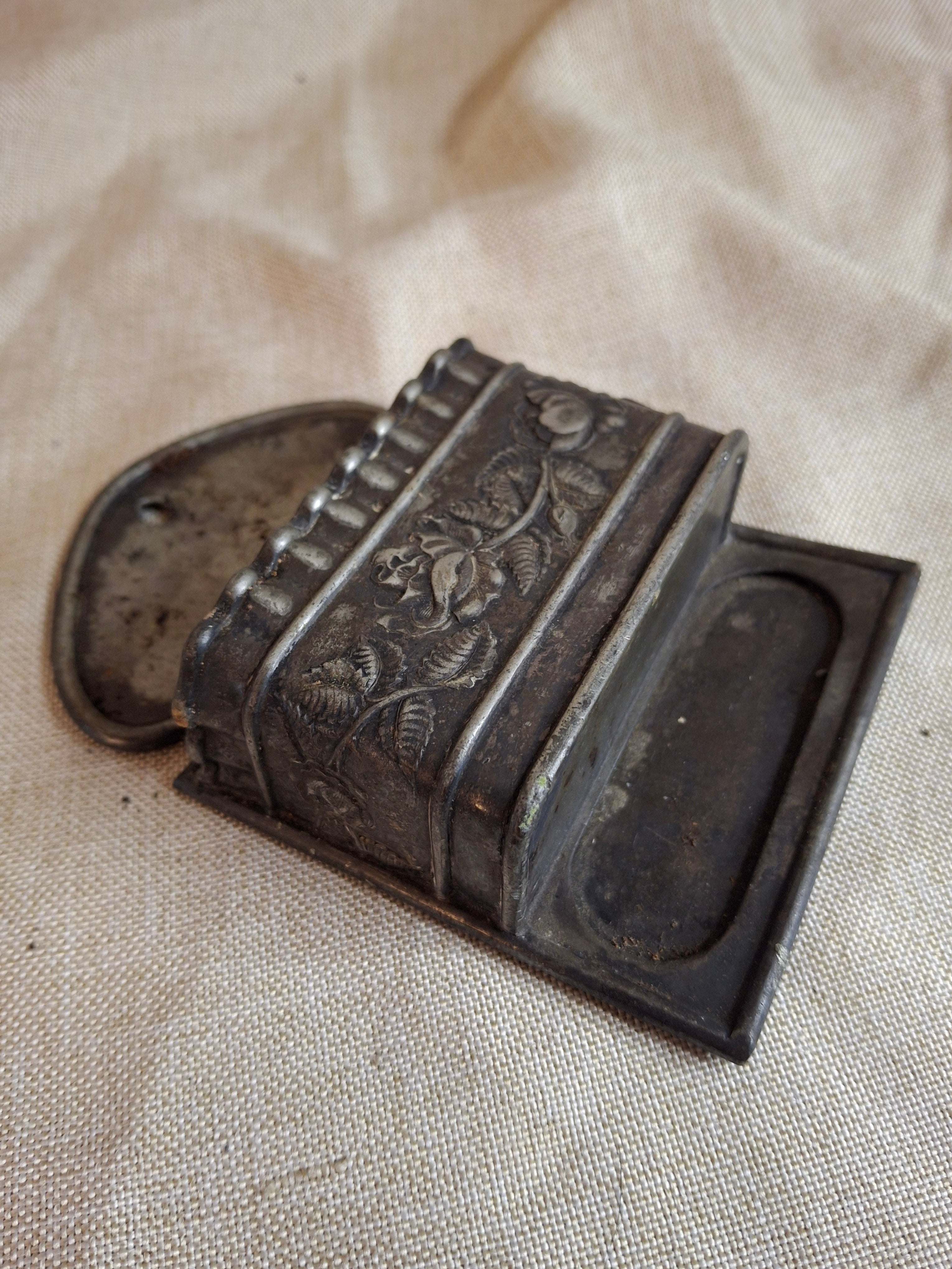 Antique Wilcox Silver Plate Co No. 2509 Wall Mount Match Safe Holder Victorian Repousse Roses Meriden Conn
