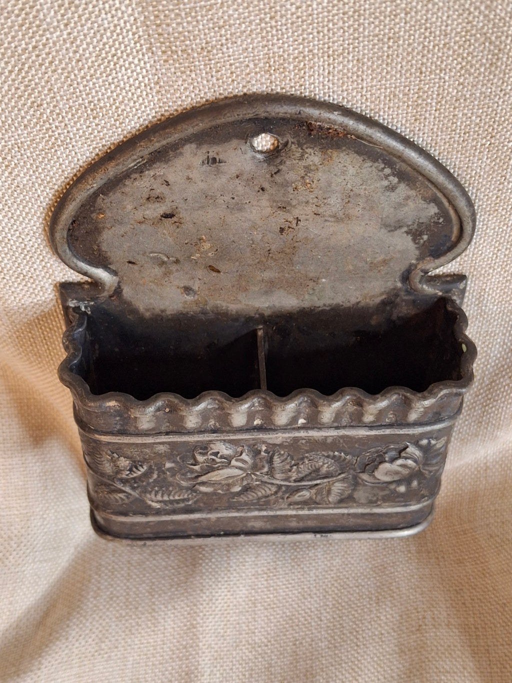 Antique Wilcox Silver Plate Co No. 2509 Wall Mount Match Safe Holder Victorian Repousse Roses Meriden Conn