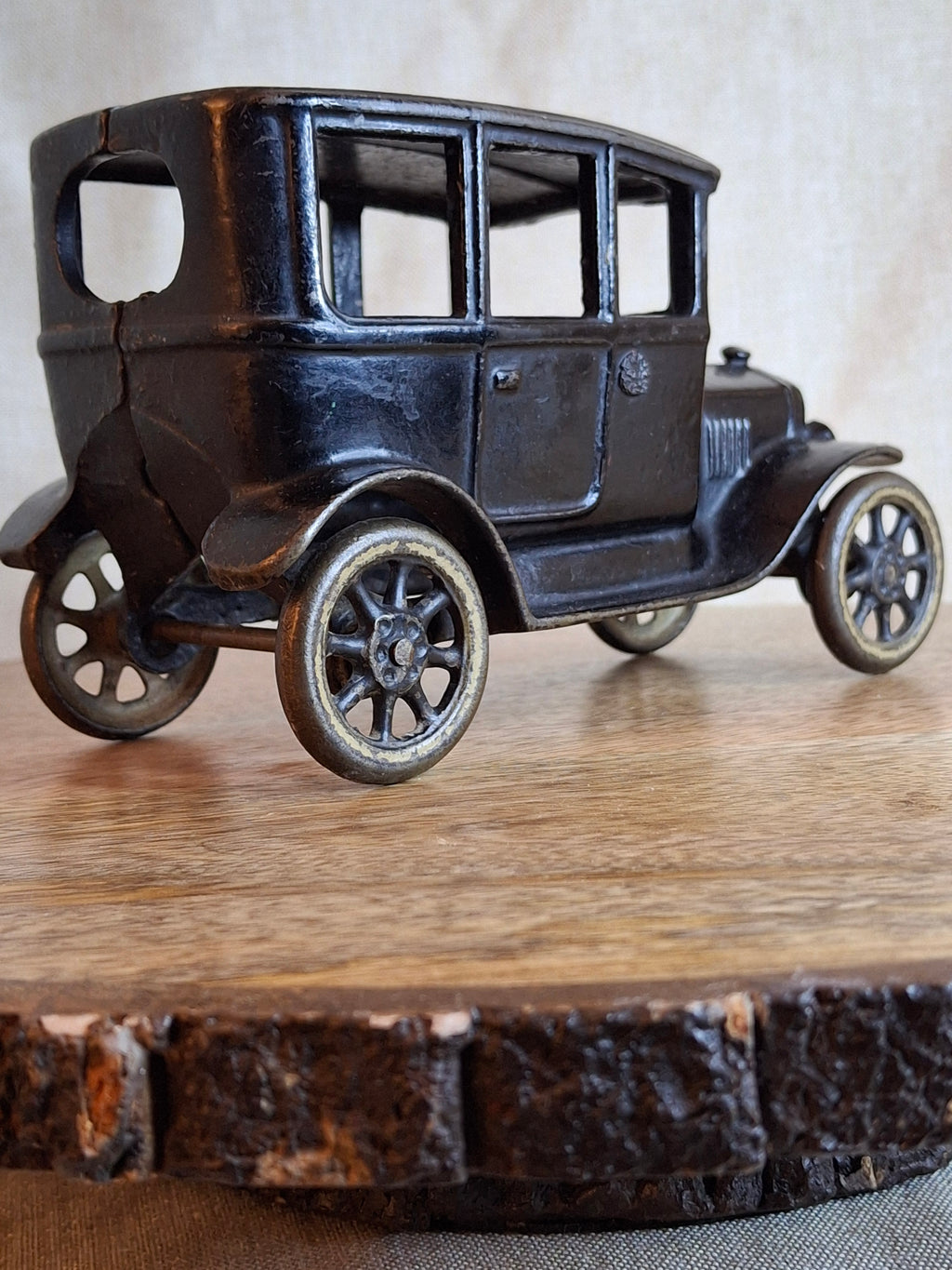 Antique Arcade Cast Iron Ford Model T Tudor Sedan Toy c. 1925 100% Original Paint Gold Striping White Wheels 5"