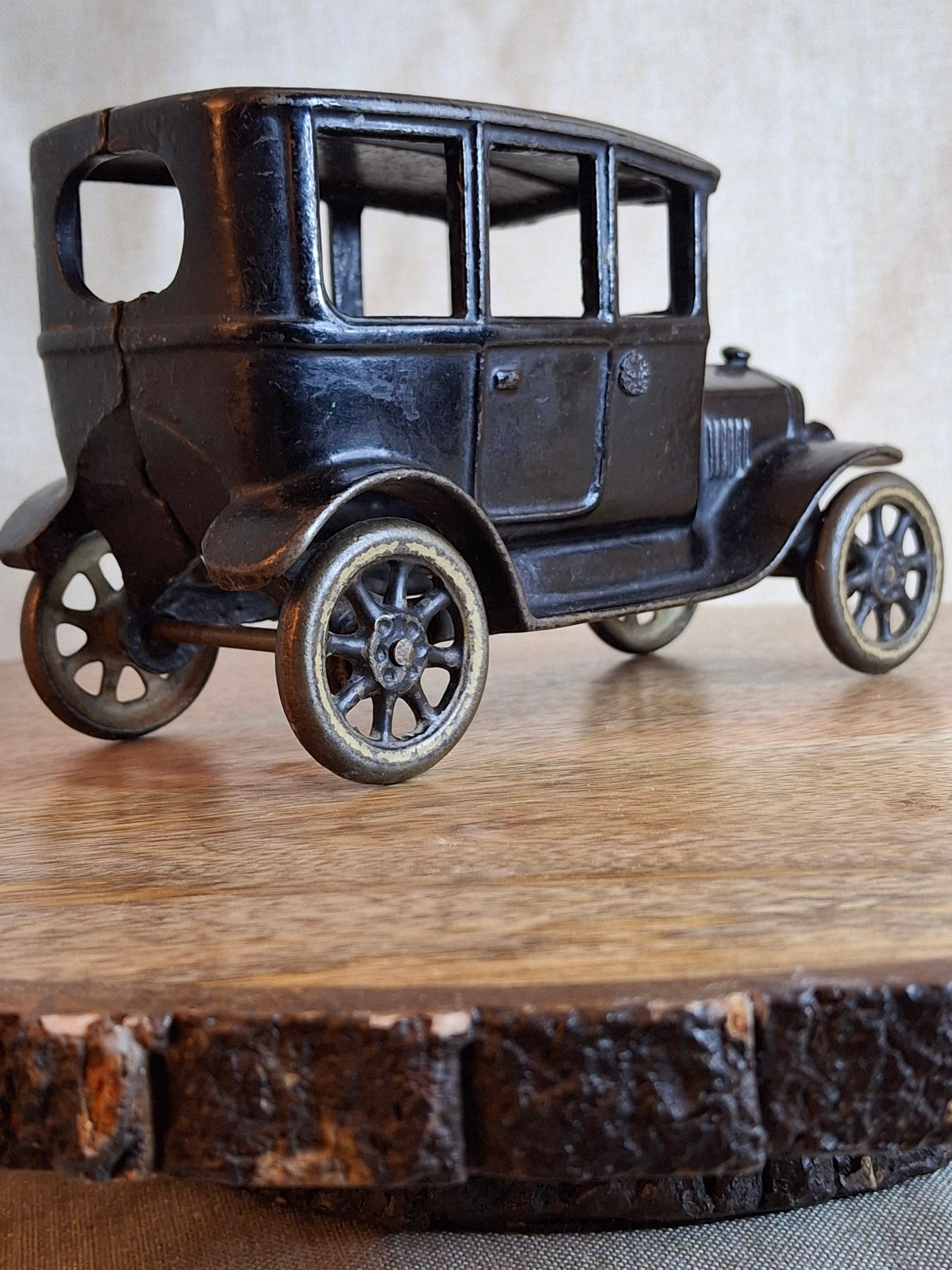 Antique Arcade Cast Iron Ford Model T Tudor Sedan Toy c. 1925 100% Original Paint Gold Striping White Wheels 5"