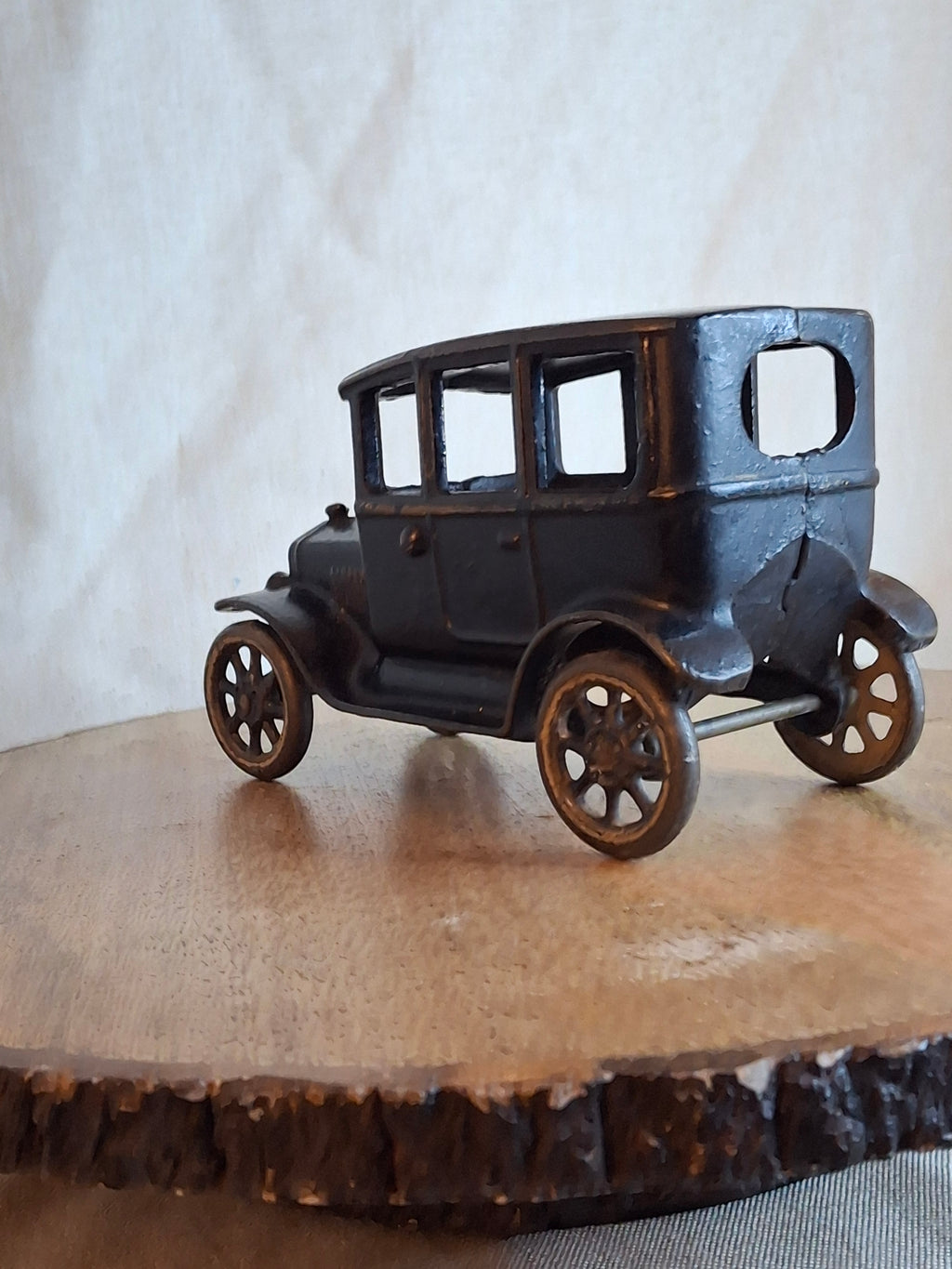 Antique Arcade Cast Iron Ford Model T Tudor Sedan Toy c. 1925 100% Original Paint Gold Striping White Wheels 5"