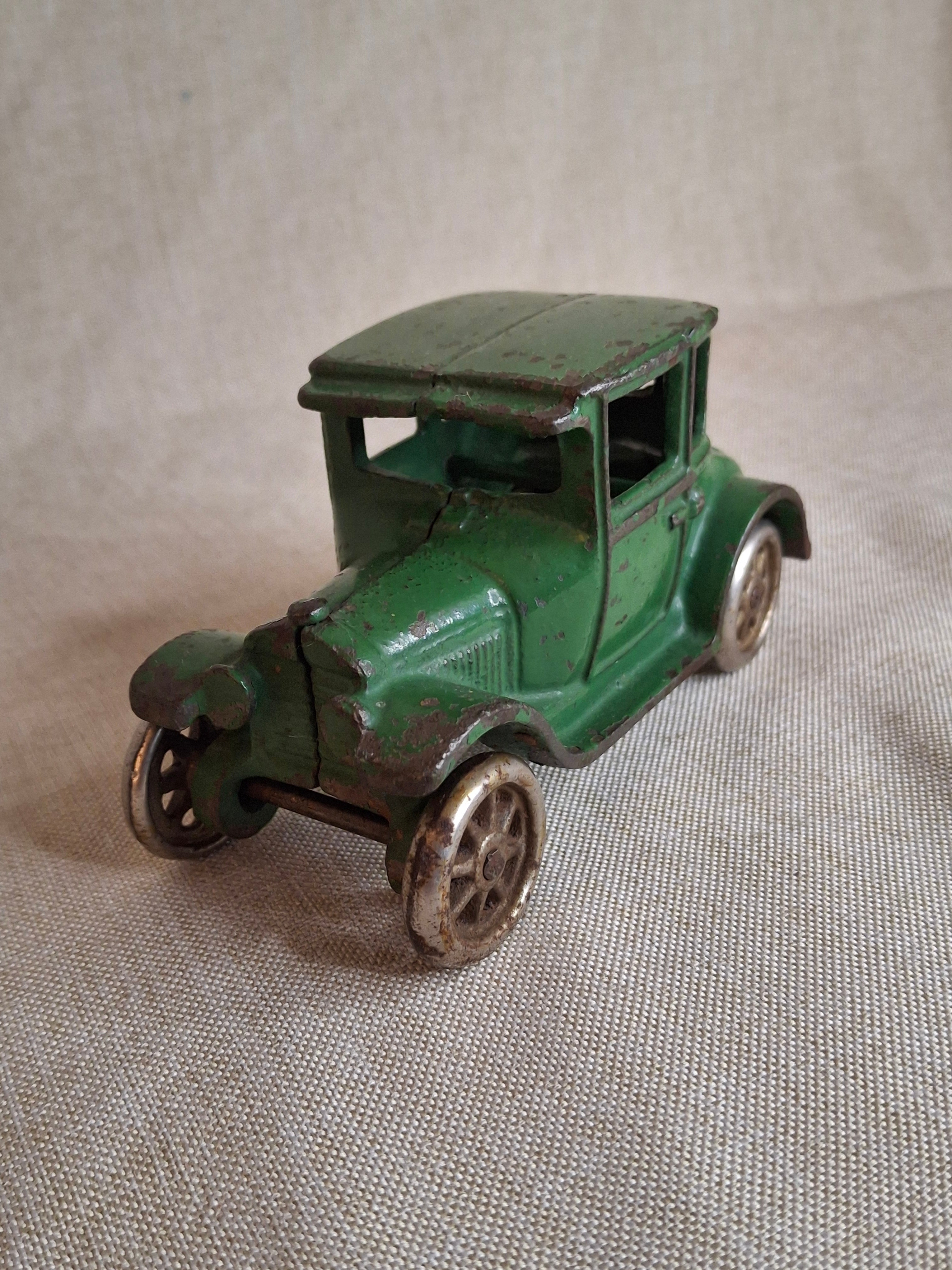Antique Arcade Cast Iron Ford Model A Coupe Green Toy Car 5" Freeport ILL 1920s
