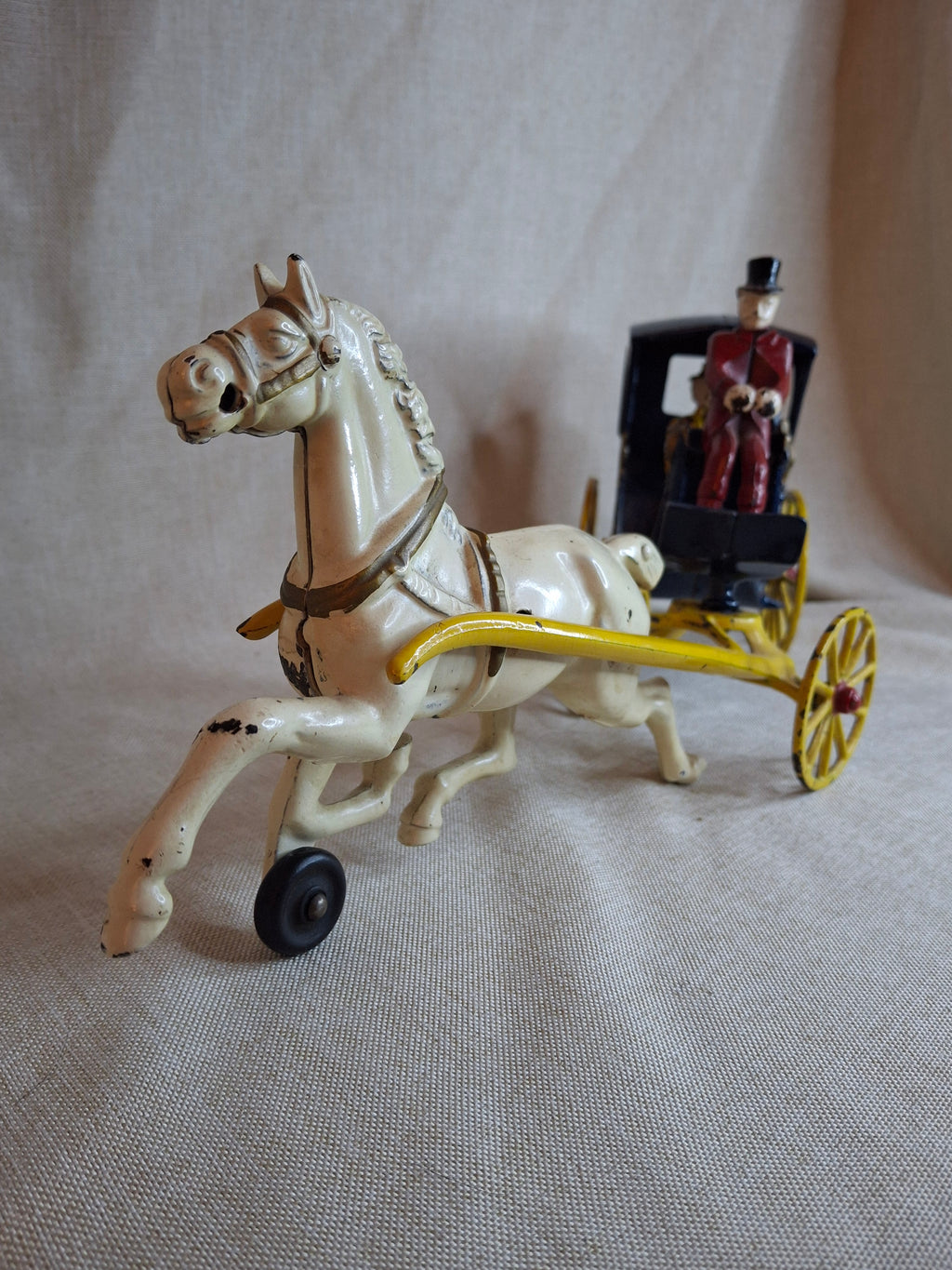 Antique Cast Iron Kenton Cabriolet Hansom Cab Carriage Toy - Original Figures