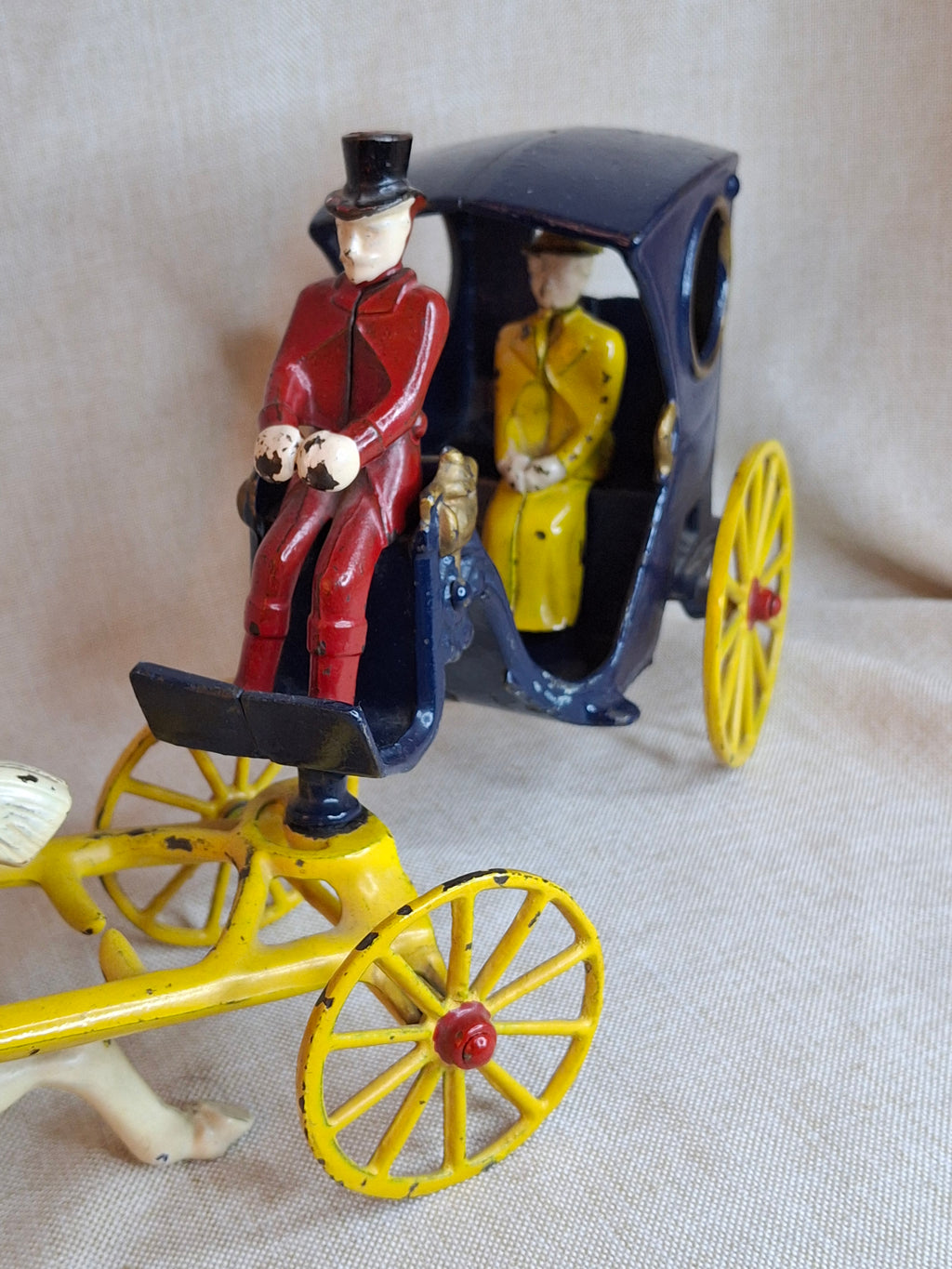 Antique Cast Iron Kenton Cabriolet Hansom Cab Carriage Toy - Original Figures