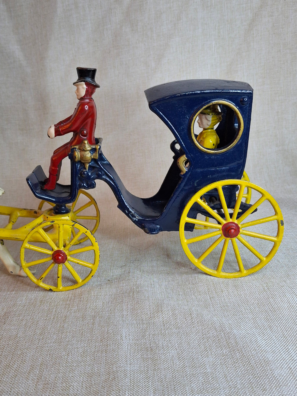 Antique Cast Iron Kenton Cabriolet Hansom Cab Carriage Toy - Original Figures