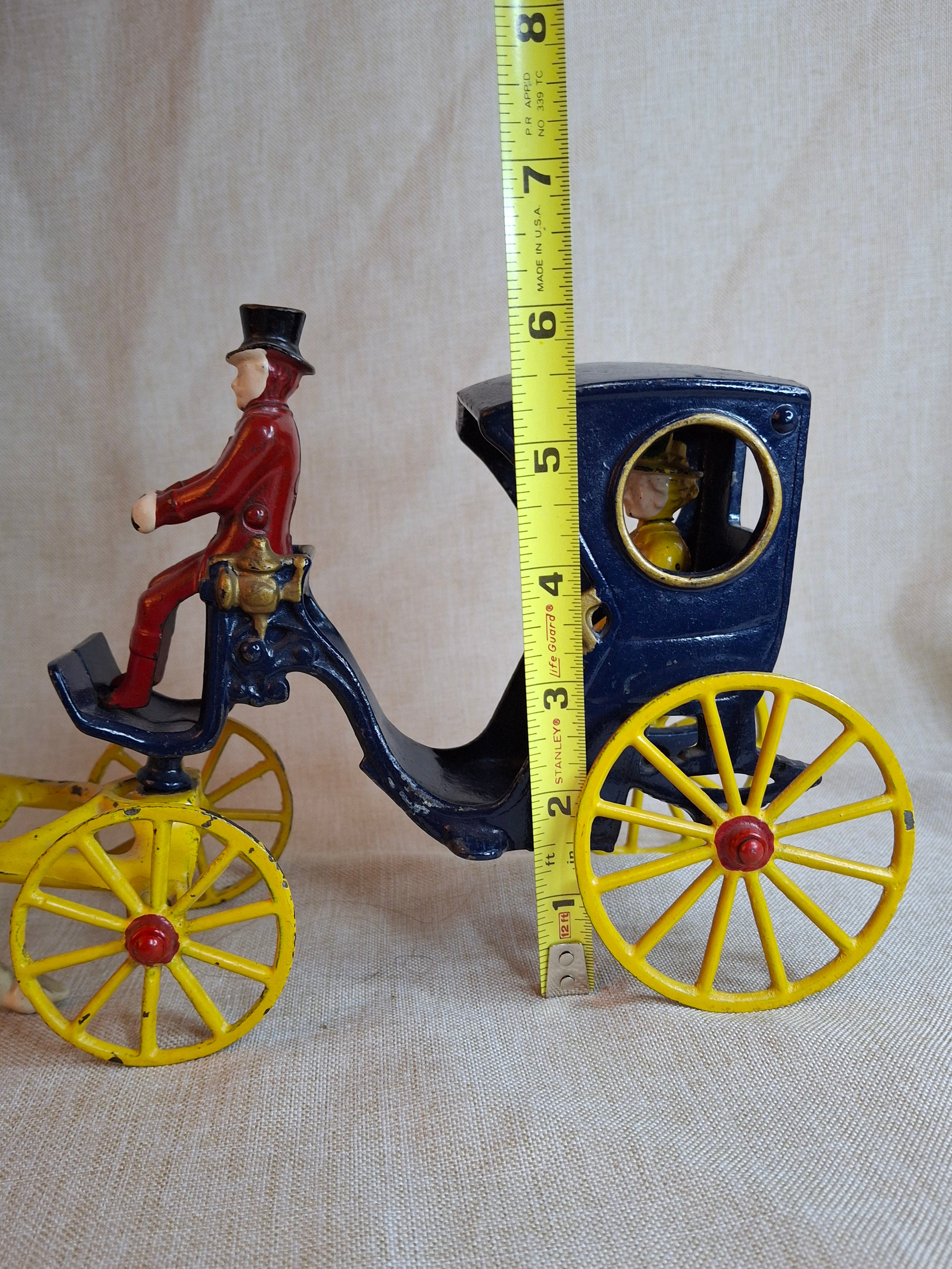 Antique Cast Iron Kenton Cabriolet Hansom Cab Carriage Toy - Original Figures