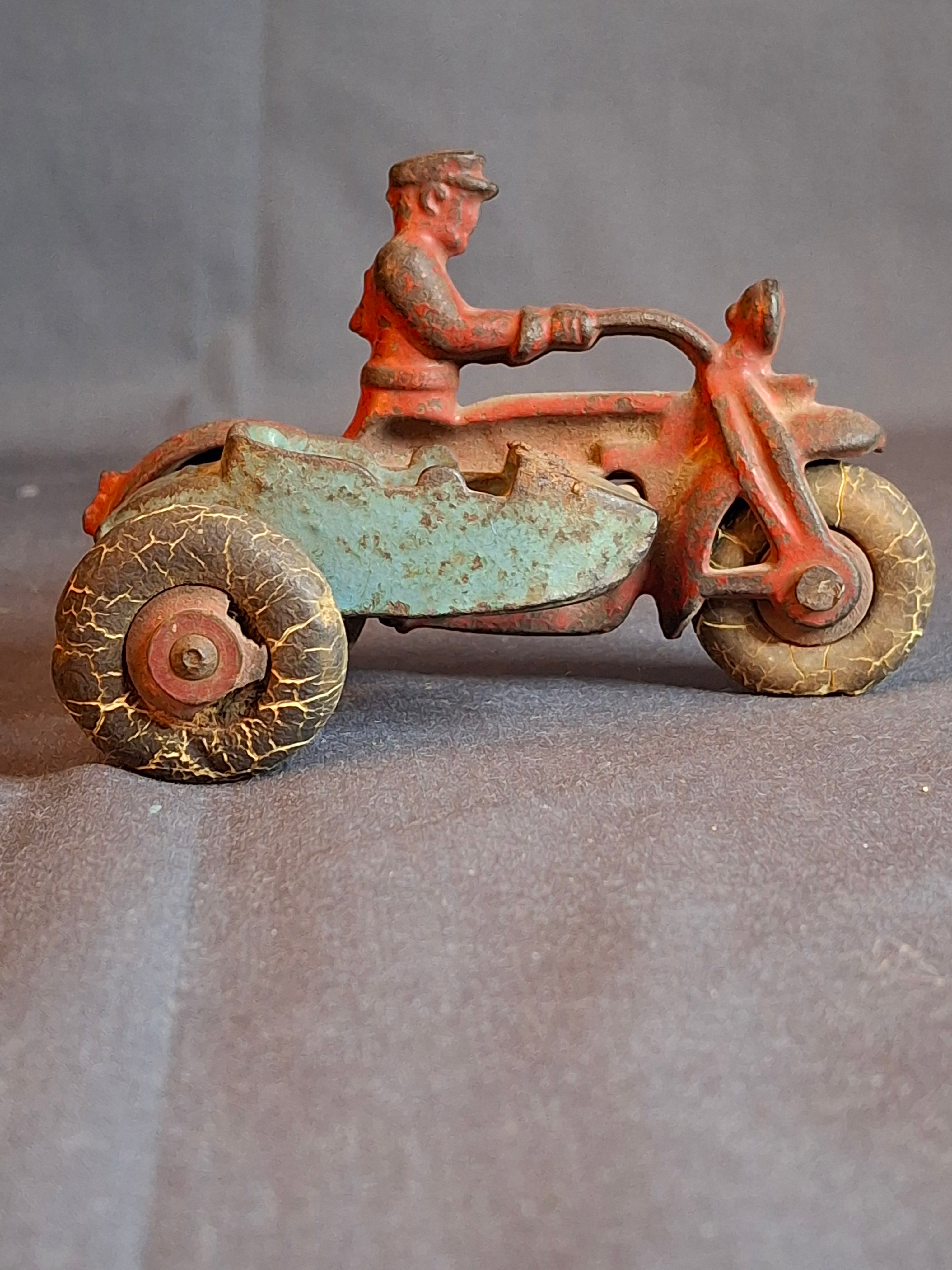 Vintage 1930s Hubley Cast Iron COP Police Motorcycle w/ Sidecar Toy 1724B Original Paint