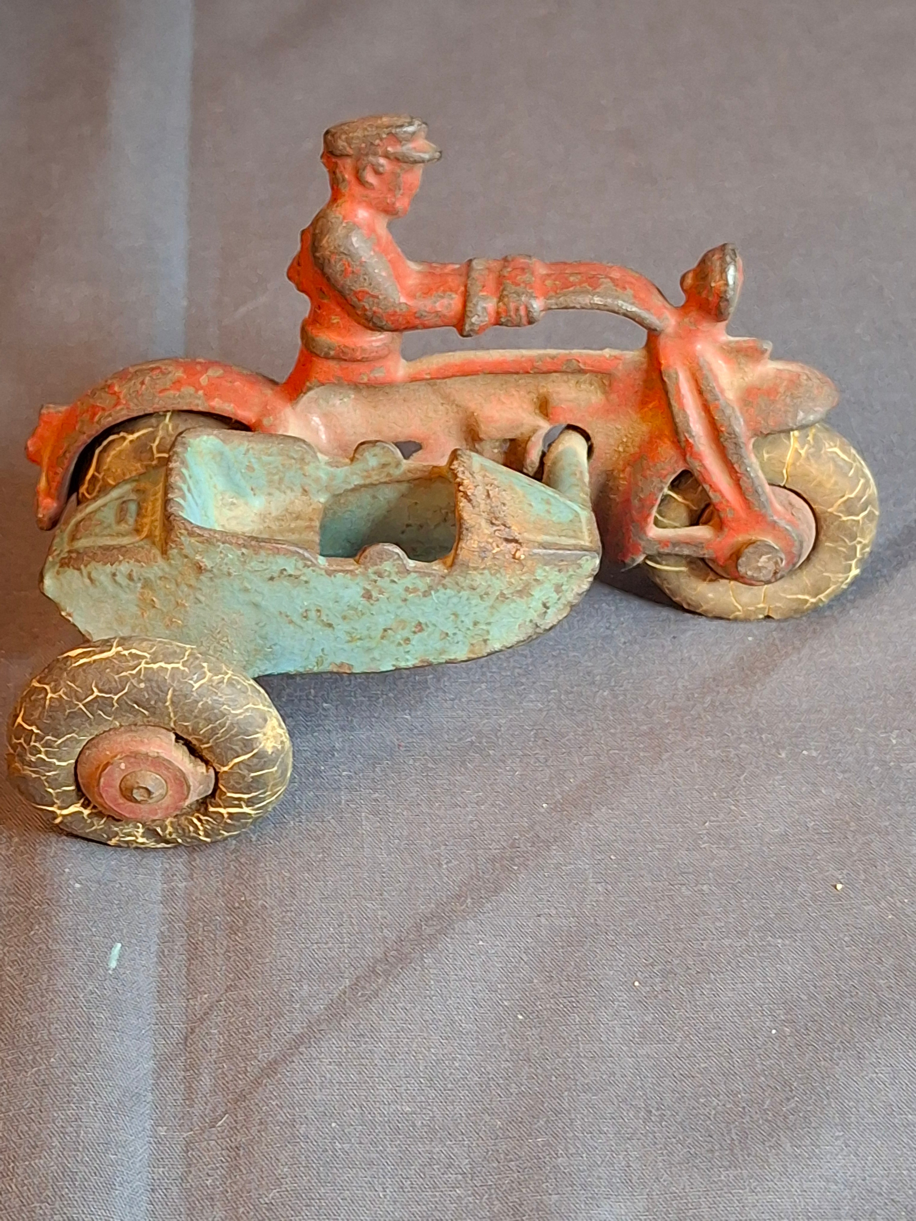 Vintage 1930s Hubley Cast Iron COP Police Motorcycle w/ Sidecar Toy 1724B Original Paint