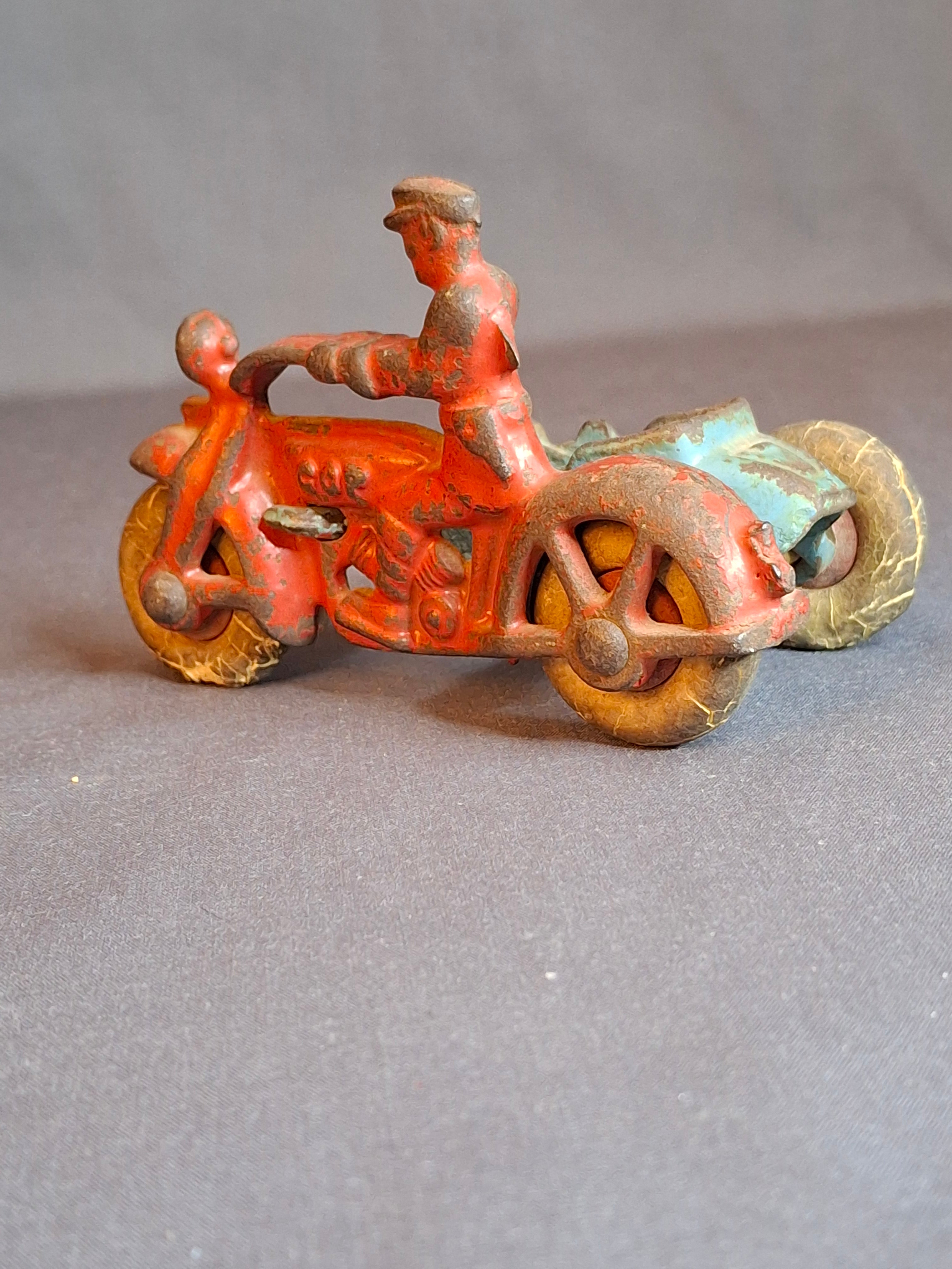 Vintage 1930s Hubley Cast Iron COP Police Motorcycle w/ Sidecar Toy 1724B Original Paint