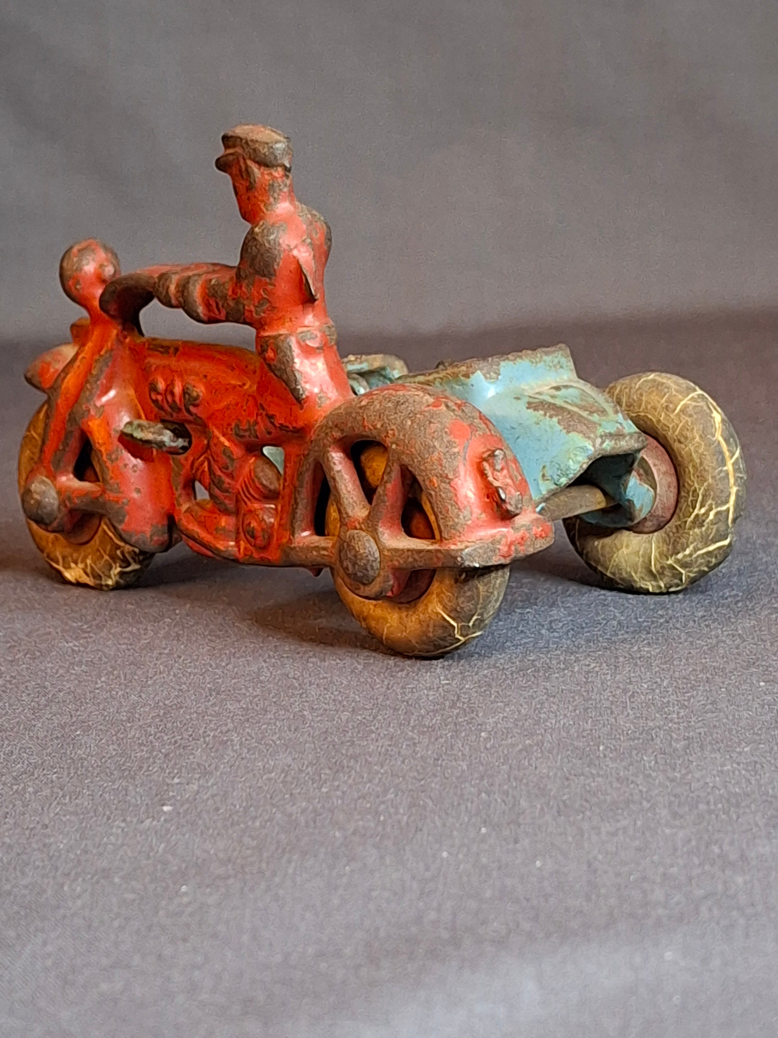Vintage 1930s Hubley Cast Iron COP Police Motorcycle w/ Sidecar Toy 1724B Original Paint