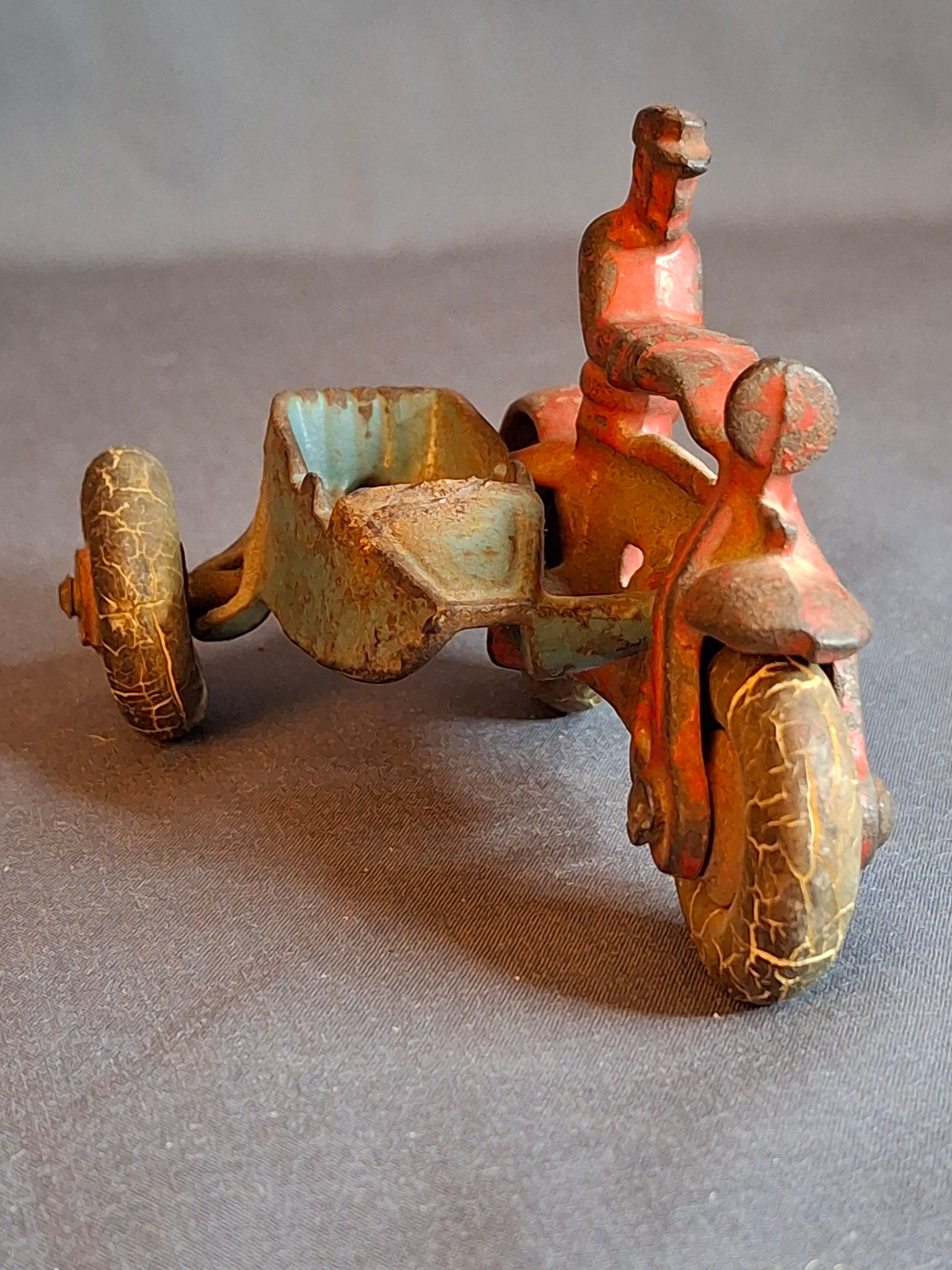 Vintage 1930s Hubley Cast Iron COP Police Motorcycle w/ Sidecar Toy 1724B Original Paint
