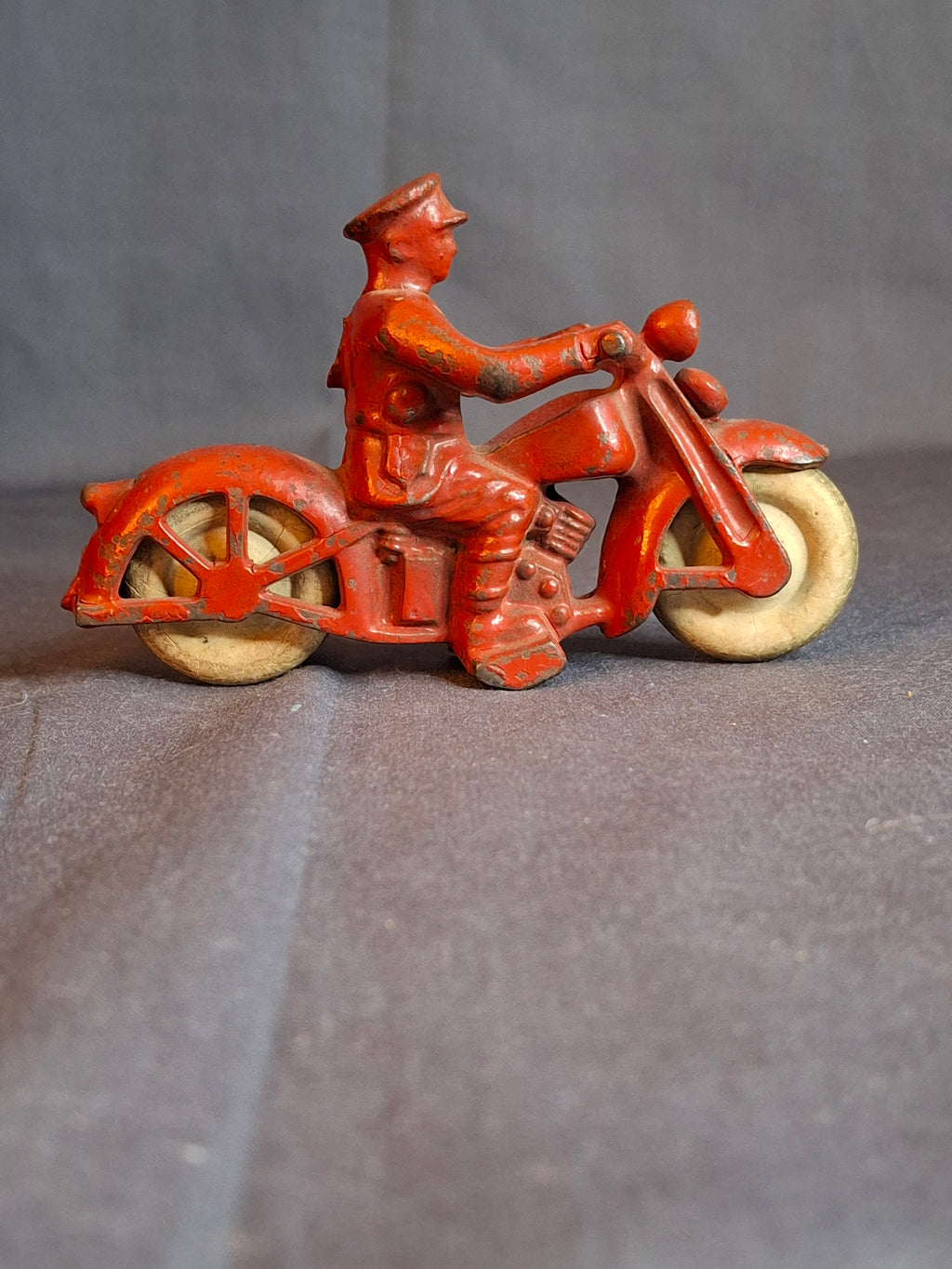 Antique 1930s Hubley Cast Iron Police Motorcycle Toy Red Cop Original Tires 4"