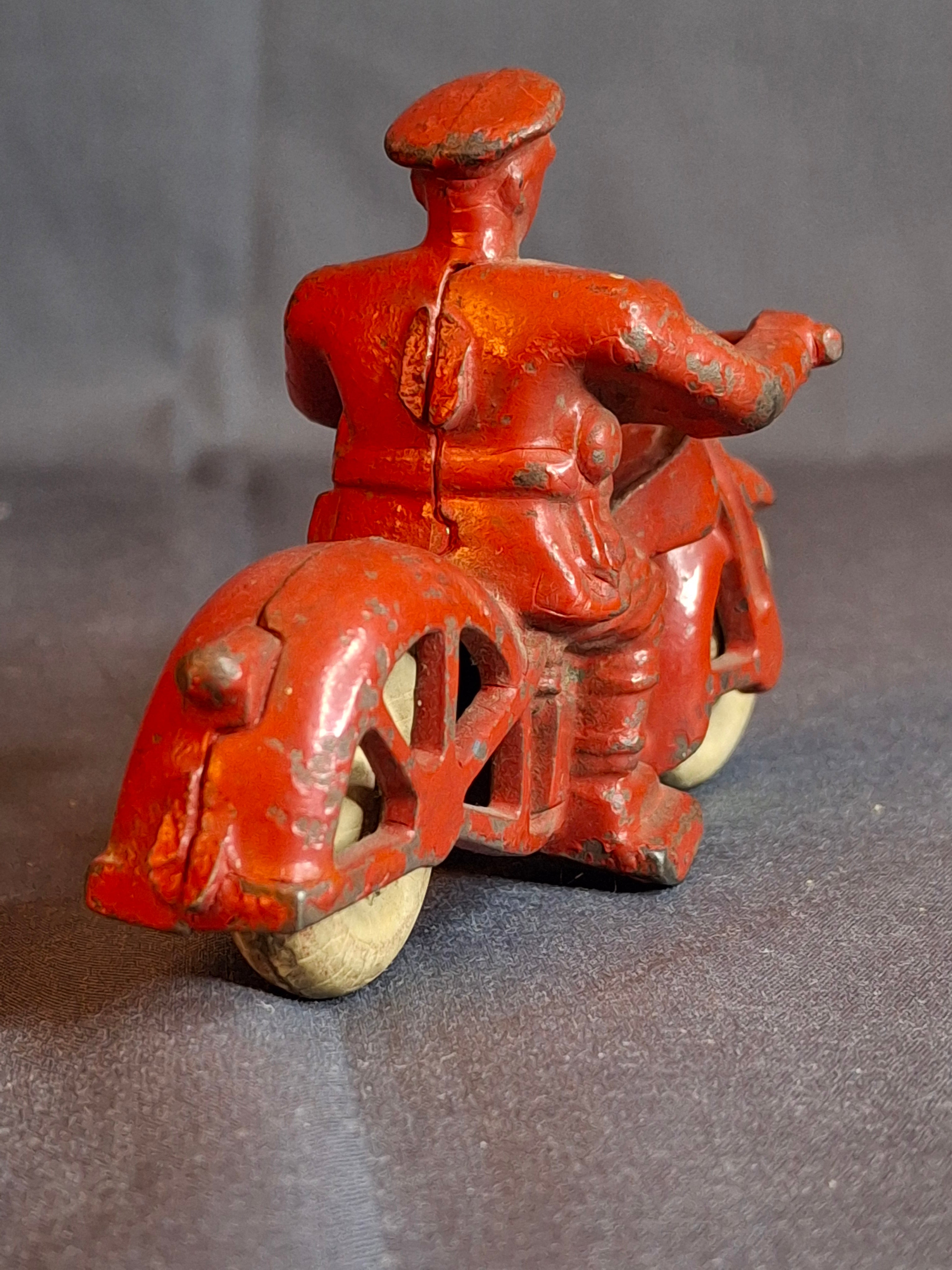 Antique 1930s Hubley Cast Iron Police Motorcycle Toy Red Cop Original Tires 4"