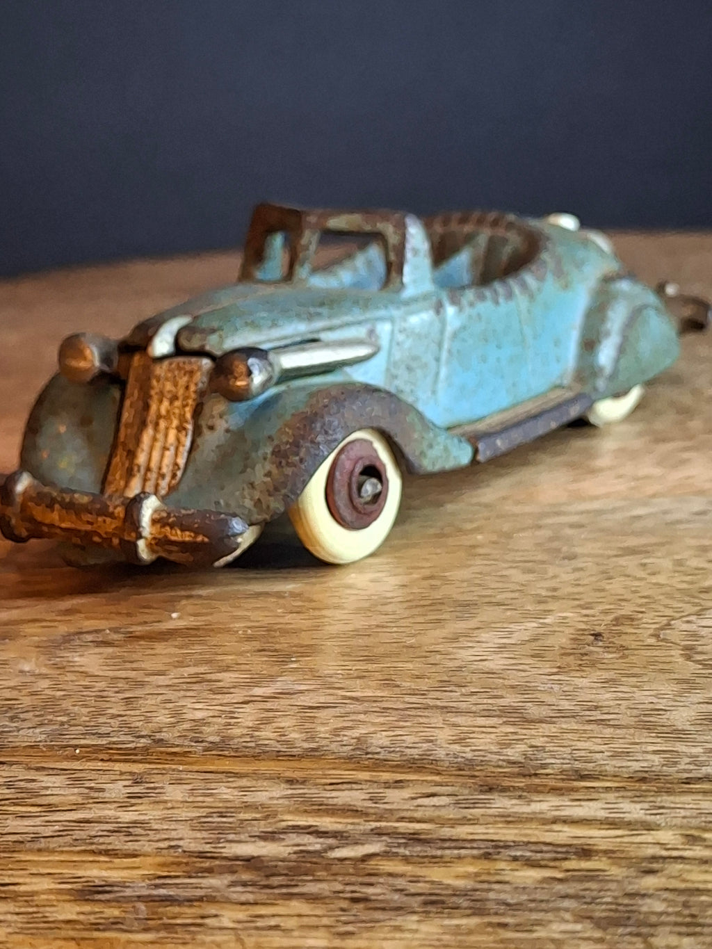 Vintage Hubley Cast Iron Chrysler Airflow Sedan Toy Car Patd 1991654 1930s Blue 5"