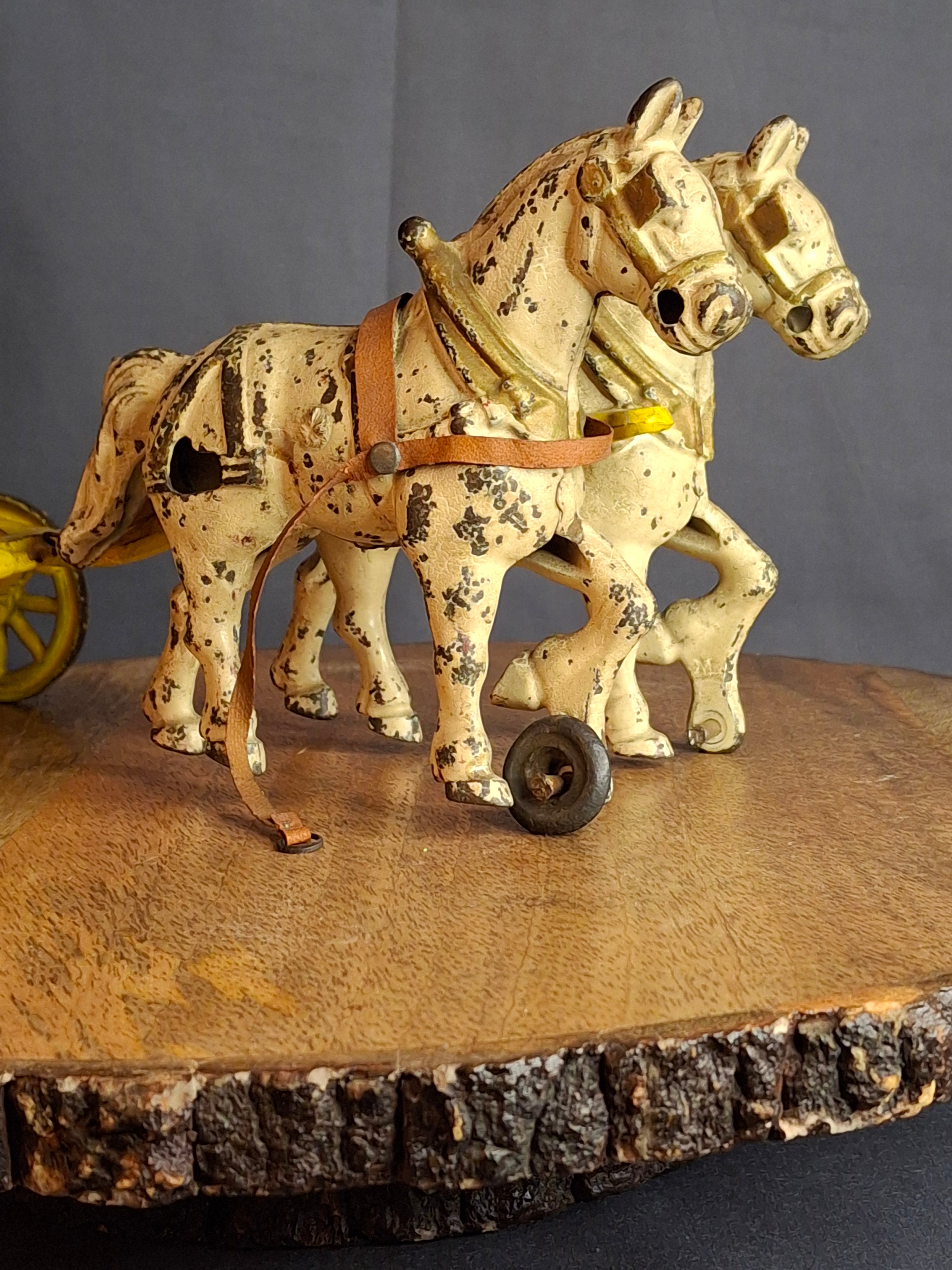 Antique Kenton Overland Circus Cast Iron Wagon Horse Drawn Toy 14" Driver Ex Condition