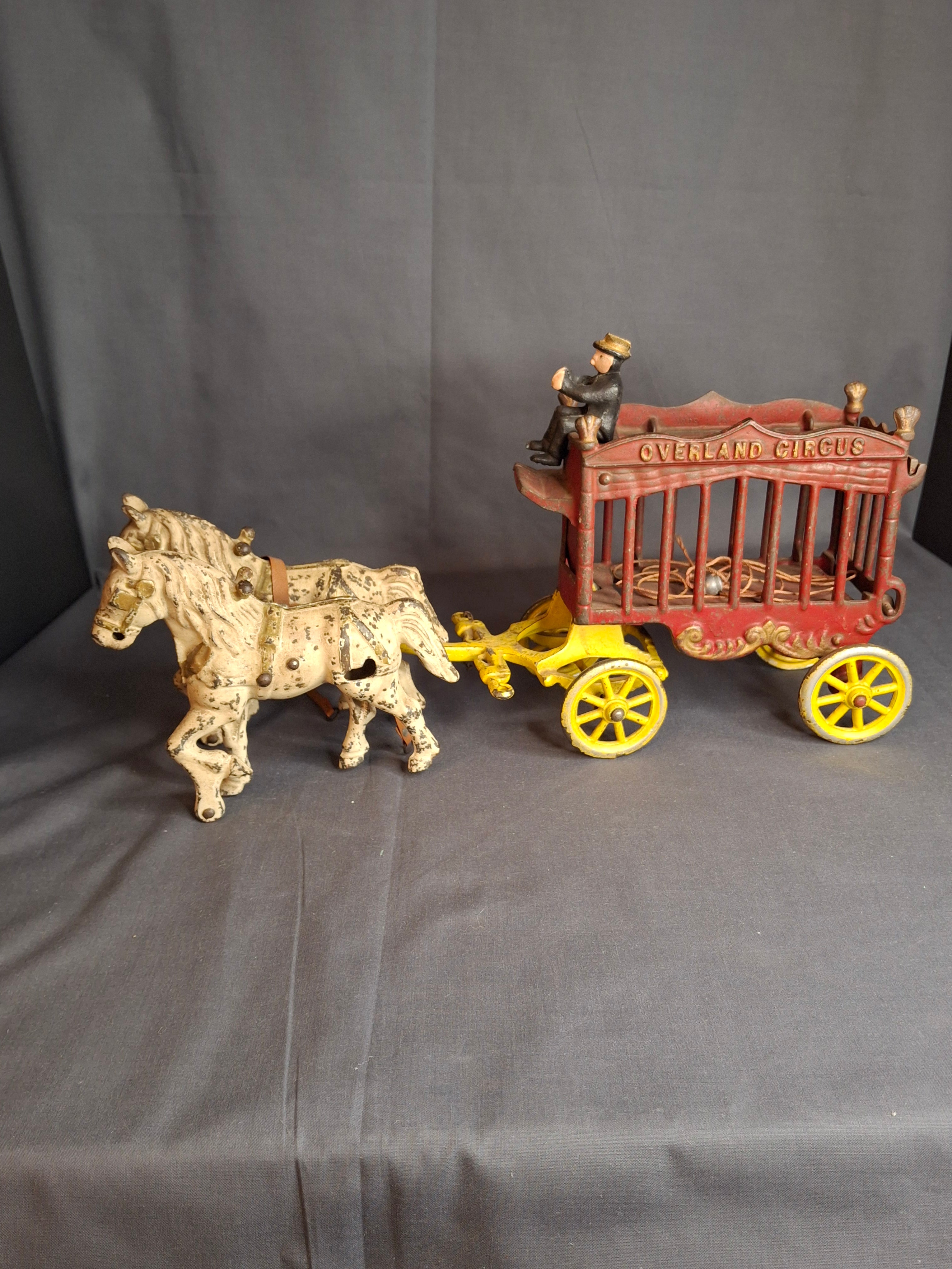 Antique Kenton Overland Circus Cast Iron Wagon Horse Drawn Toy 14" Driver Ex Condition