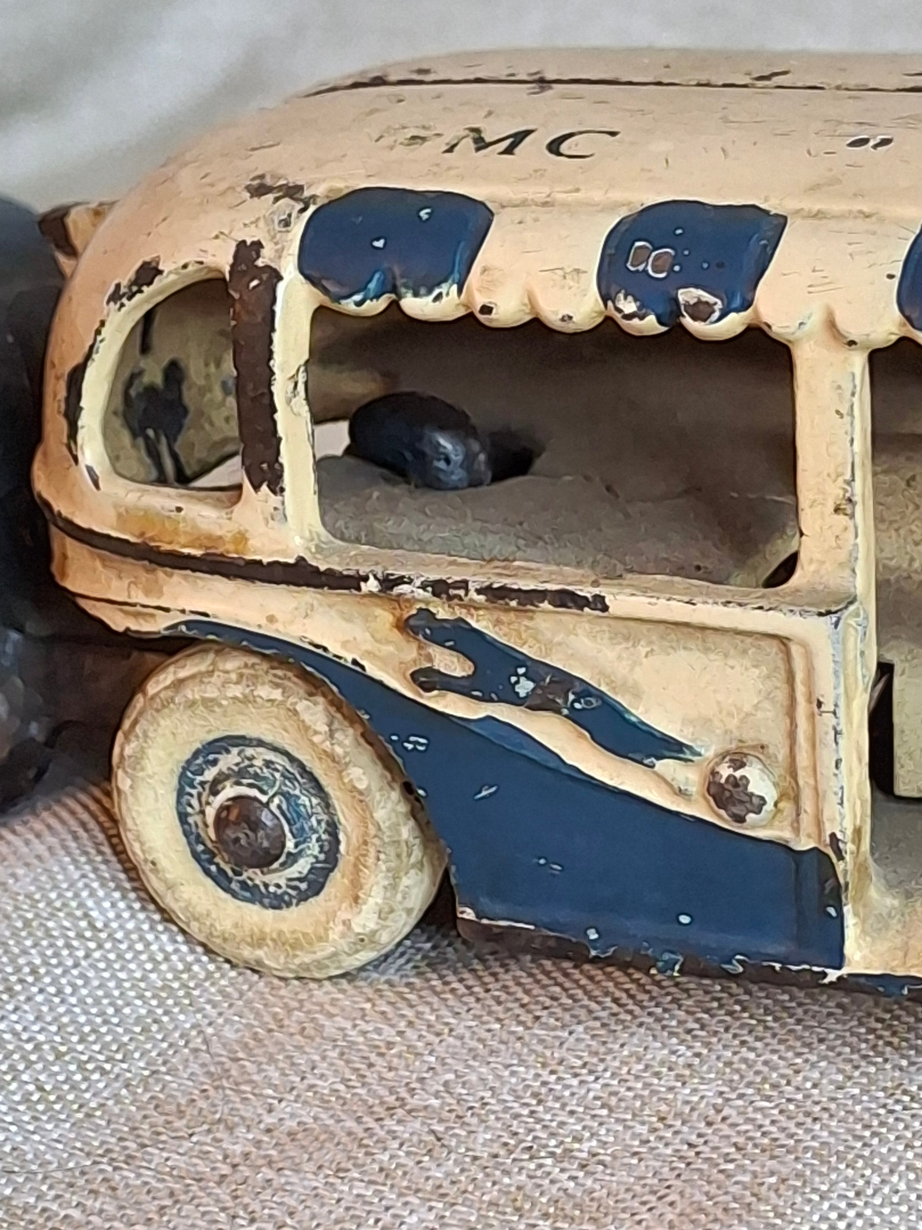 Vintage Extra Large 14.5" 1934 Arcade Cast Iron Greyhound Bus Century of Progress Chicago World Fair - Very Well Preserved