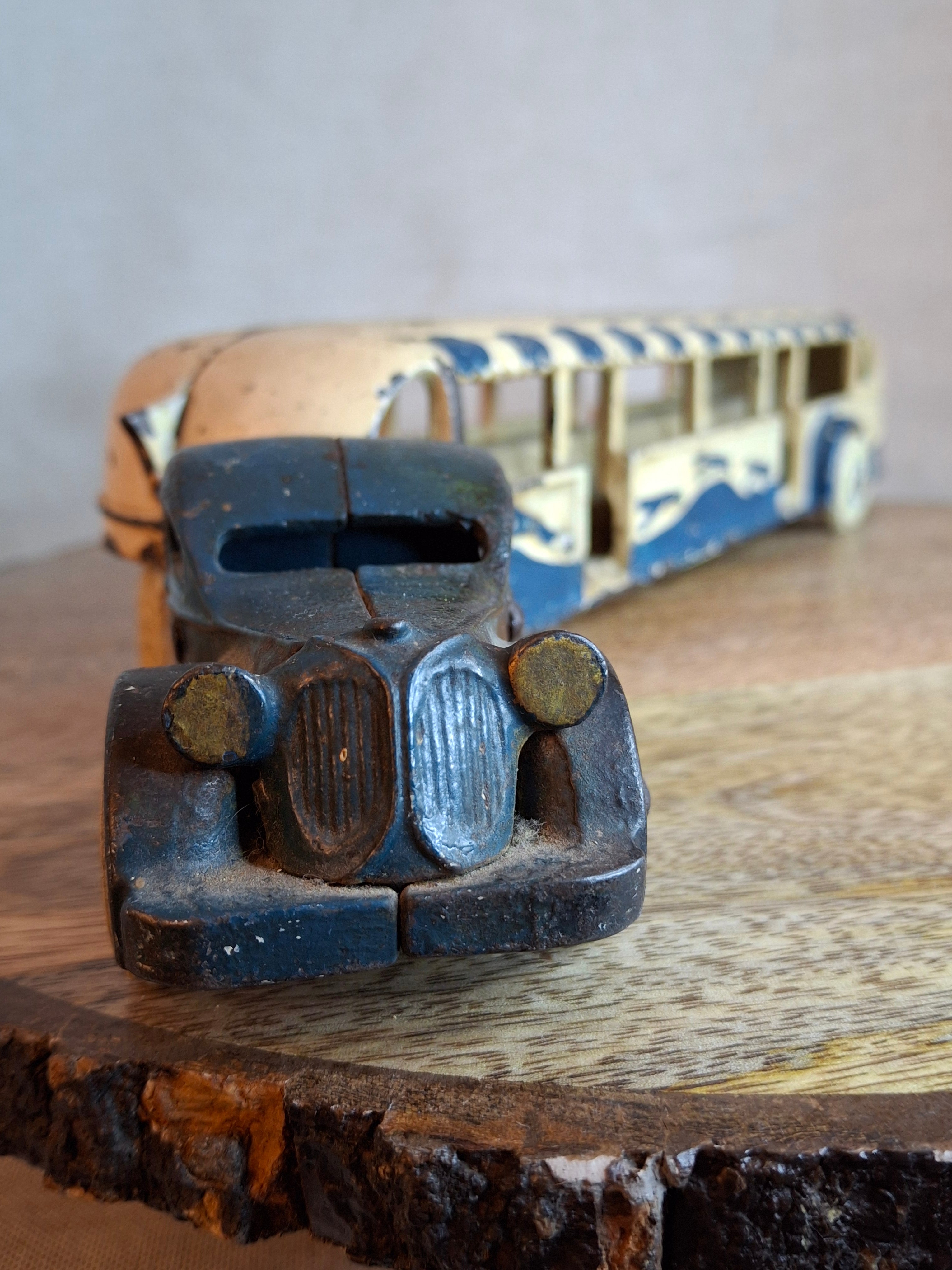 Vintage Extra Large 14.5" 1934 Arcade Cast Iron Greyhound Bus Century of Progress Chicago World Fair - Very Well Preserved