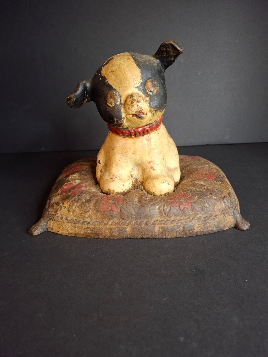 Antique Hubley Cast Iron Fido on Pillow Still Penny Bank, Original Paint c. 1920s - Tom Kellogg Collection