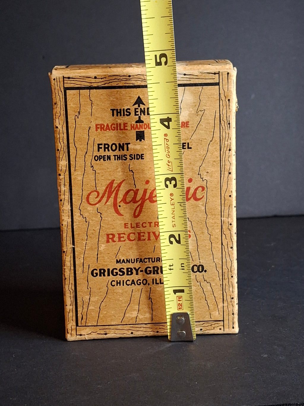 Antique Arcade Cast Iron Majestic Radio Still Bank 1930 Grigsby-Grunow with Original Box and Key - Peirce Collection