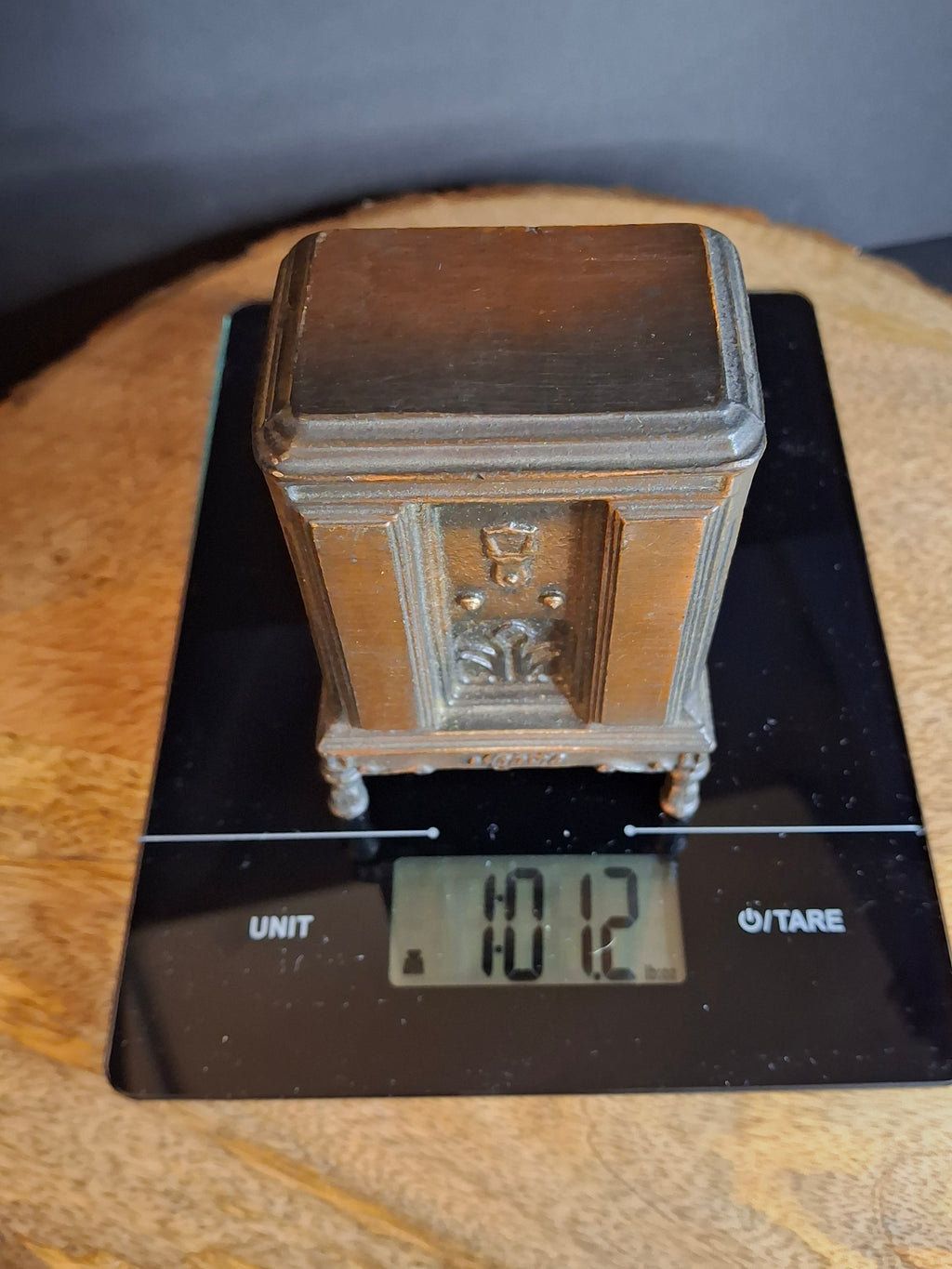 Antique Arcade Cast Iron Majestic Radio Still Bank 1930 Grigsby-Grunow with Original Box and Key - Peirce Collection