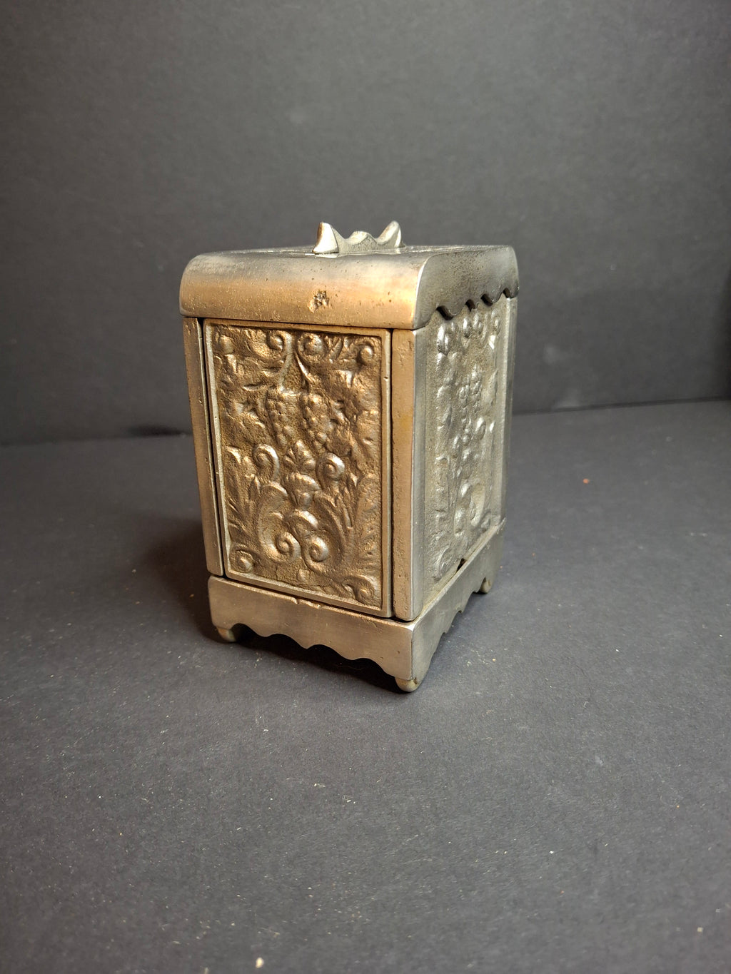 Antique Cast Iron Coin Deposit Bank Safe Still Penny Bank Grey Iron Casting Co. c. 1903