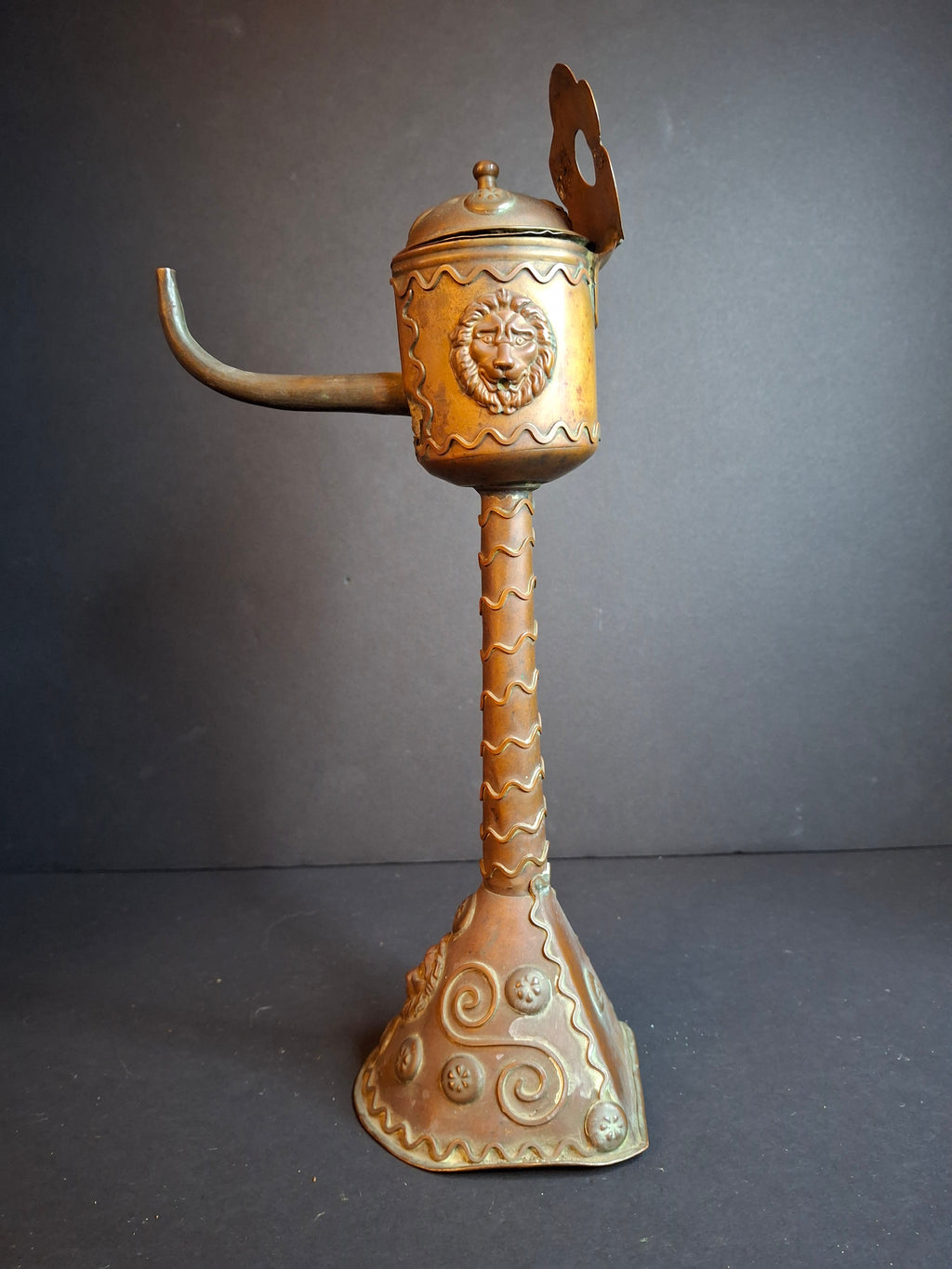 Antique Flemish Brass Snotneus Oil Lamp Ornate Copper Lion Mask Fat Light 19th Century