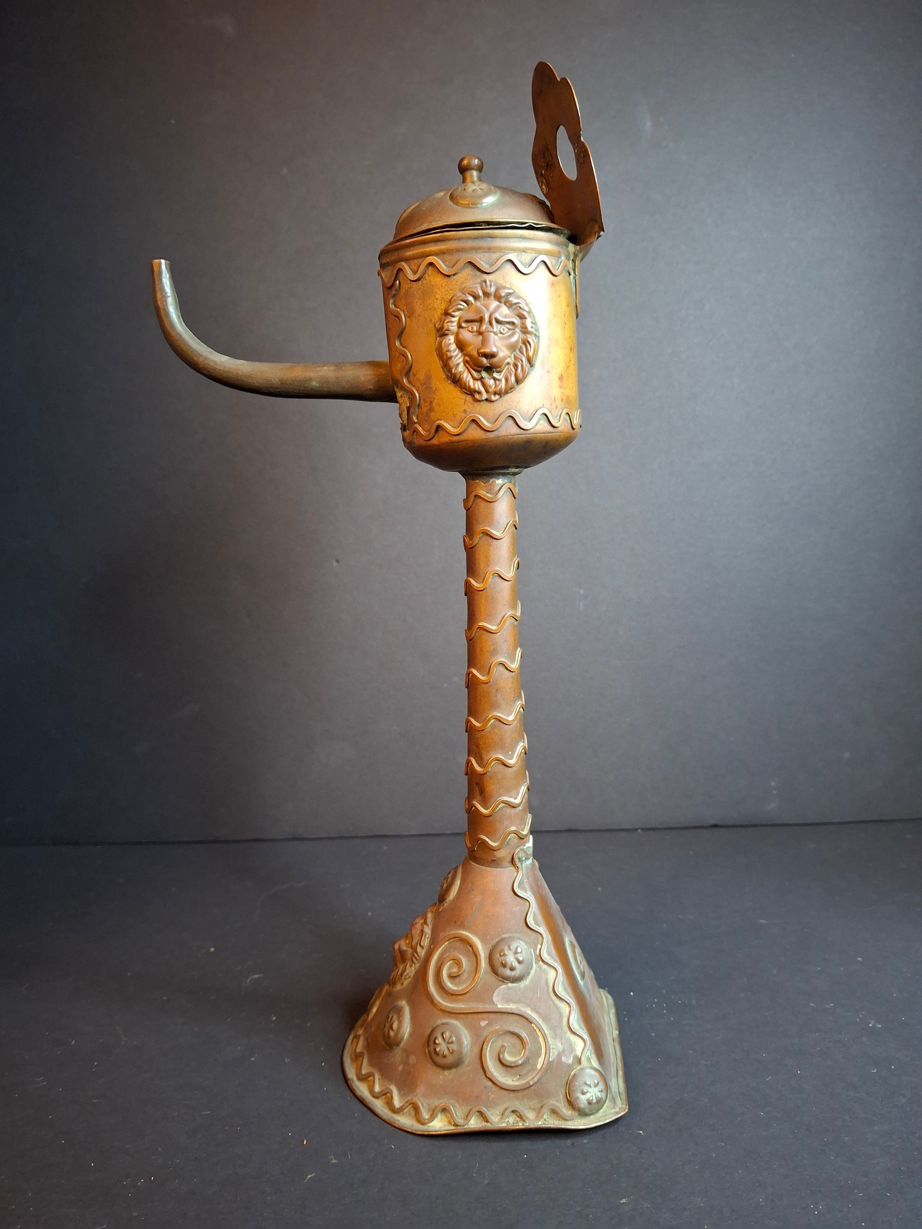 Antique Flemish Brass Snotneus Oil Lamp Ornate Copper Lion Mask Fat Light 19th Century