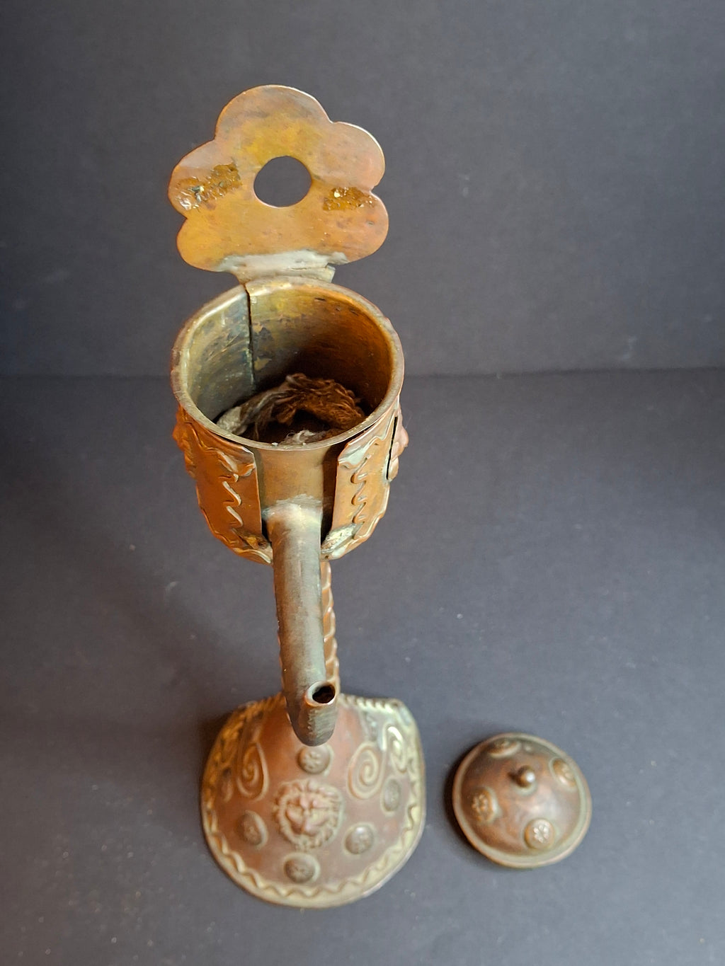 Antique Flemish Brass Snotneus Oil Lamp Ornate Copper Lion Mask Fat Light 19th Century