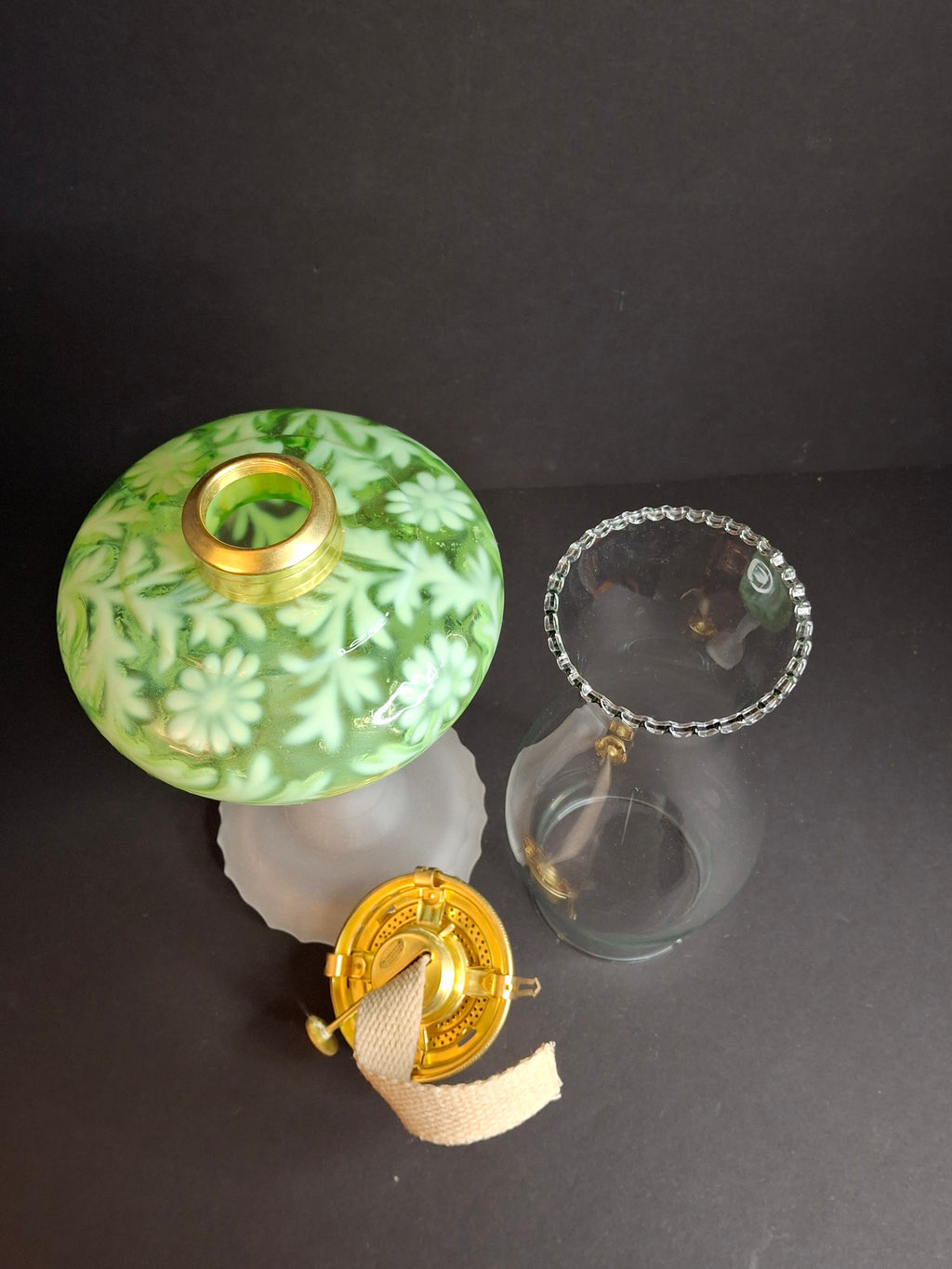 Vintage-Style Green Floral Glass Table Lamp with Frosted Female Head Pedestal Base