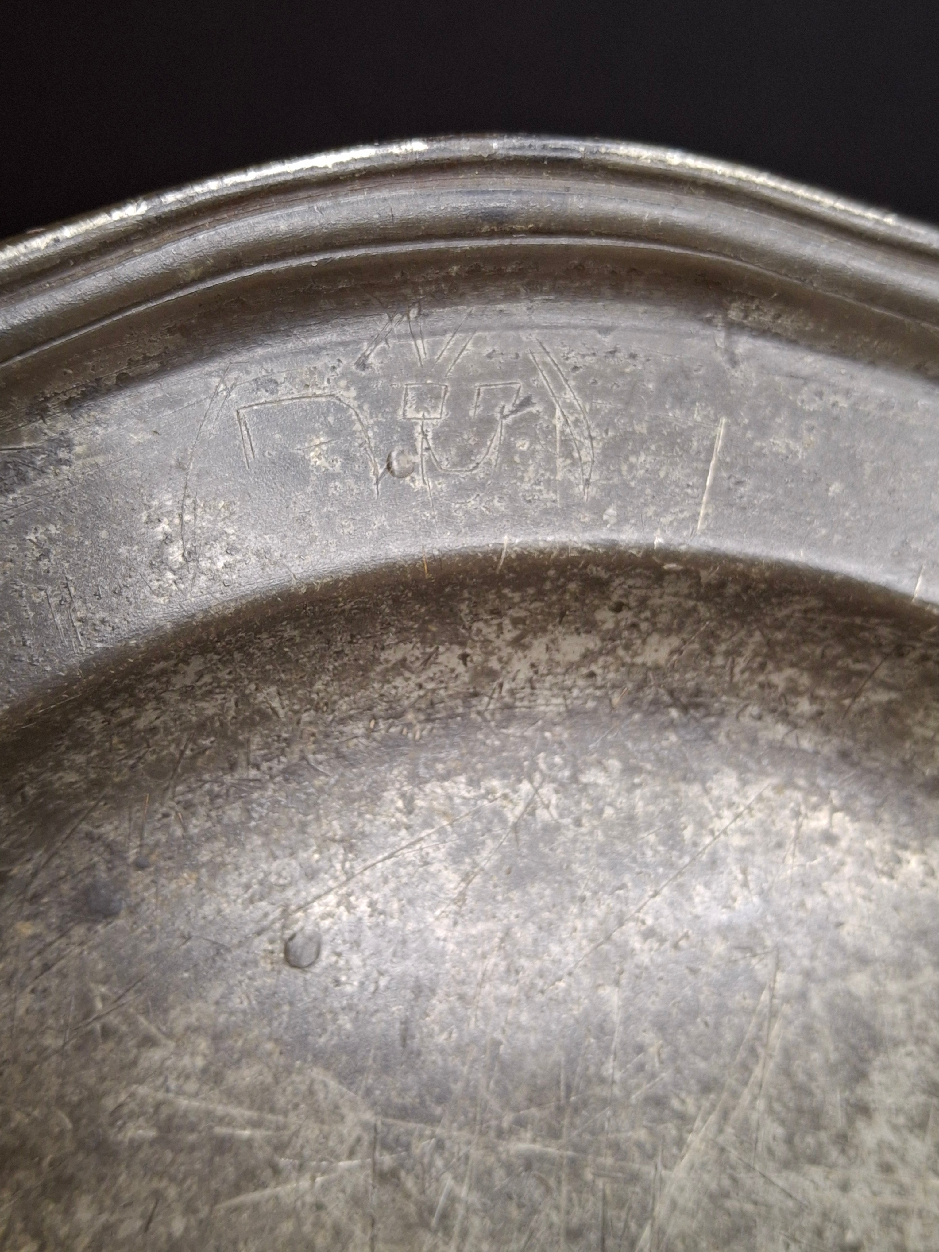 Antique 18th Century German Judaica Pewter Plate Hand-Engraved Hebrew Inscription