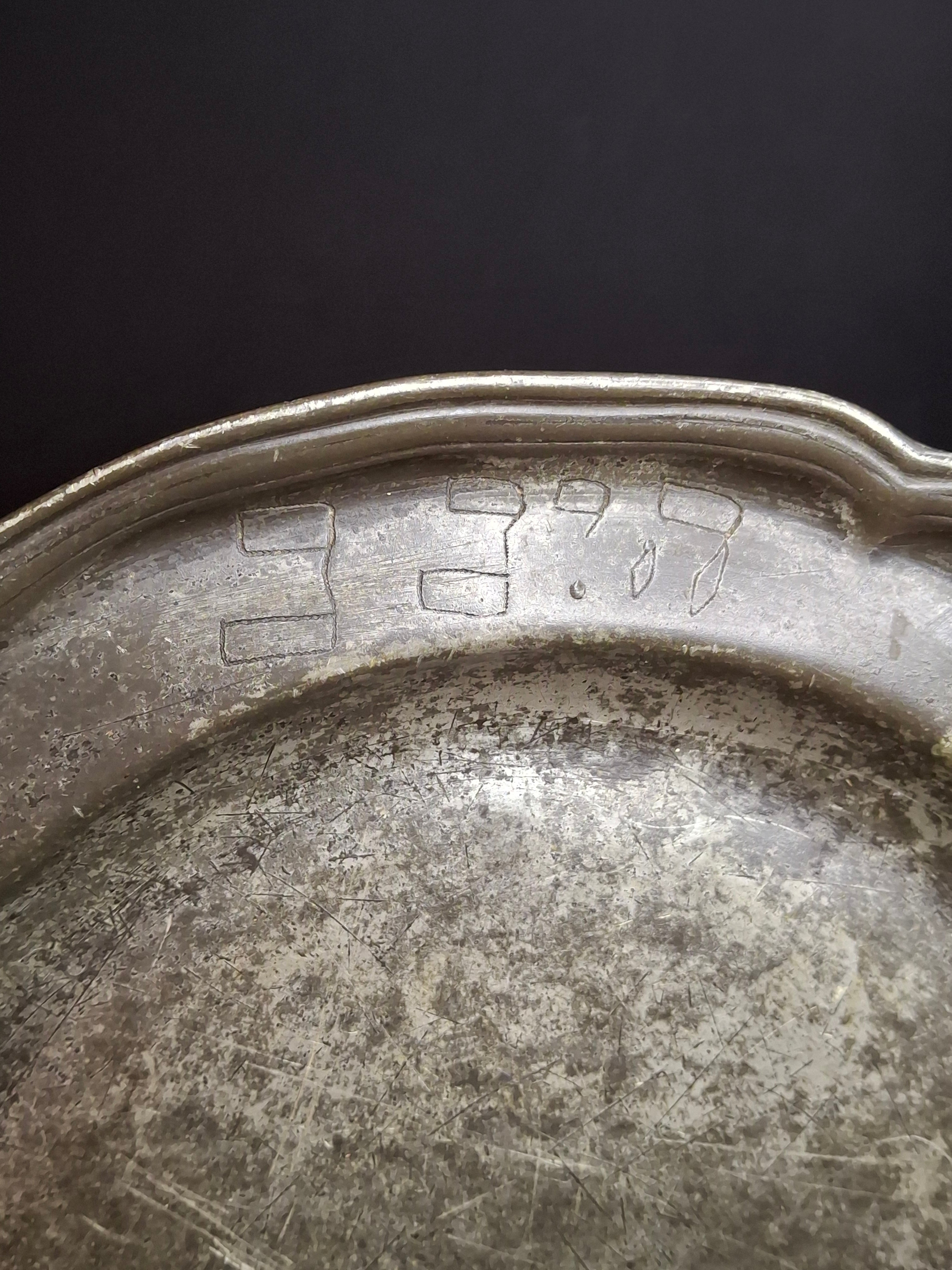 Antique 18th Century German Judaica Pewter Plate Hand-Engraved Hebrew Inscription