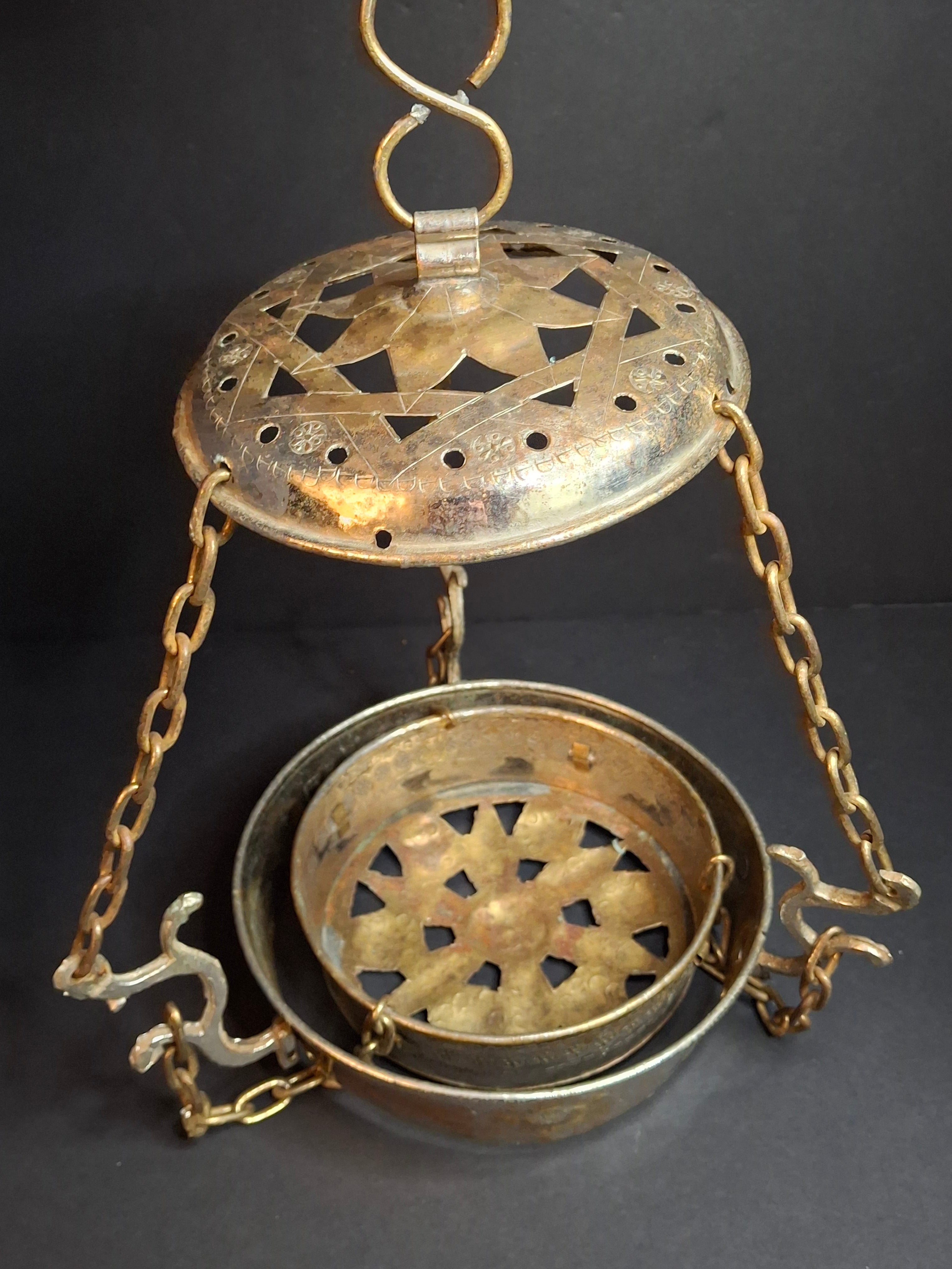 Late 19th Century Judaica Silver Plated Bronze Ner Tamid Synagogue Memorial Hanging Lamp Frame