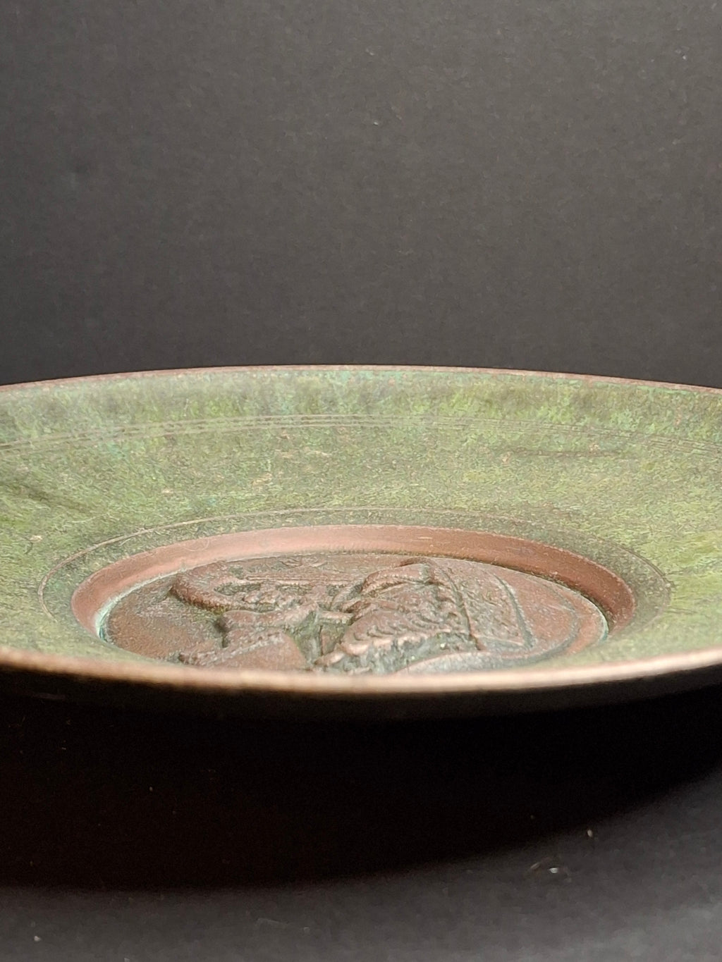Vintage 1950s Heavy Pal-Bell Israel Verdigris Brass 9.5" Wall Plate Rabbi Shofar