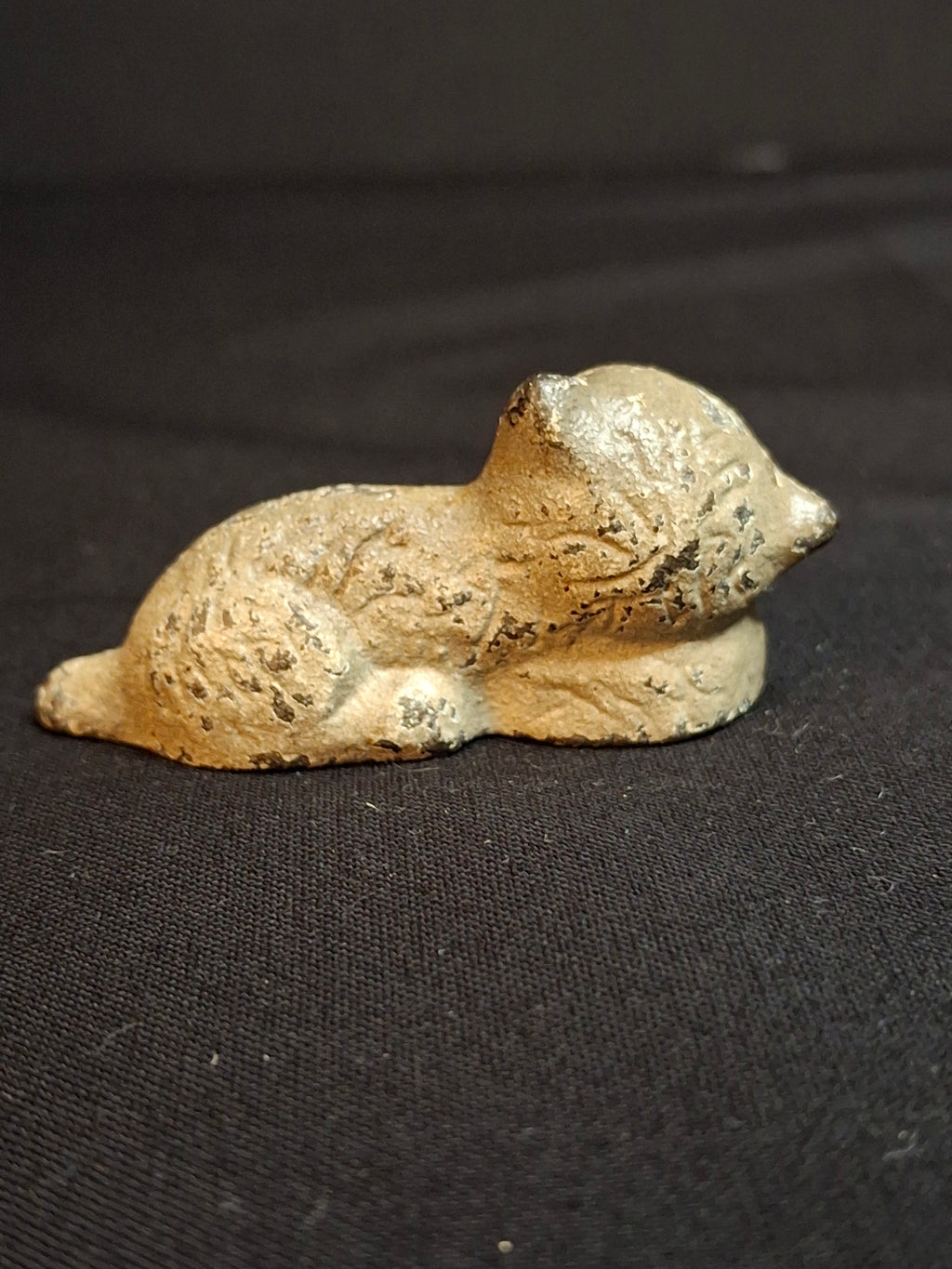 Antique Wilton Products Cast Iron Sleeping Cat Paperweight Original Paint 1920s Kitten
