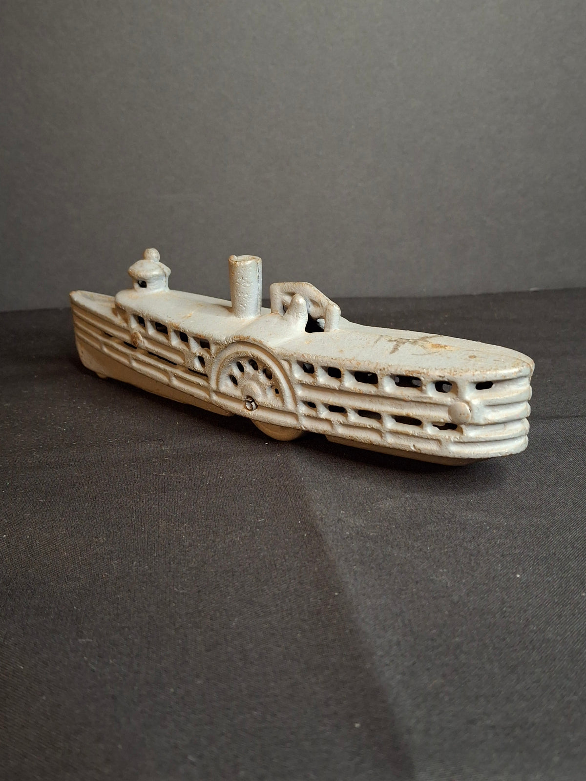 Antique Cast Iron Paddle Wheel Steamboat Toy A.C. Williams / Kenton c.1920 7.75"