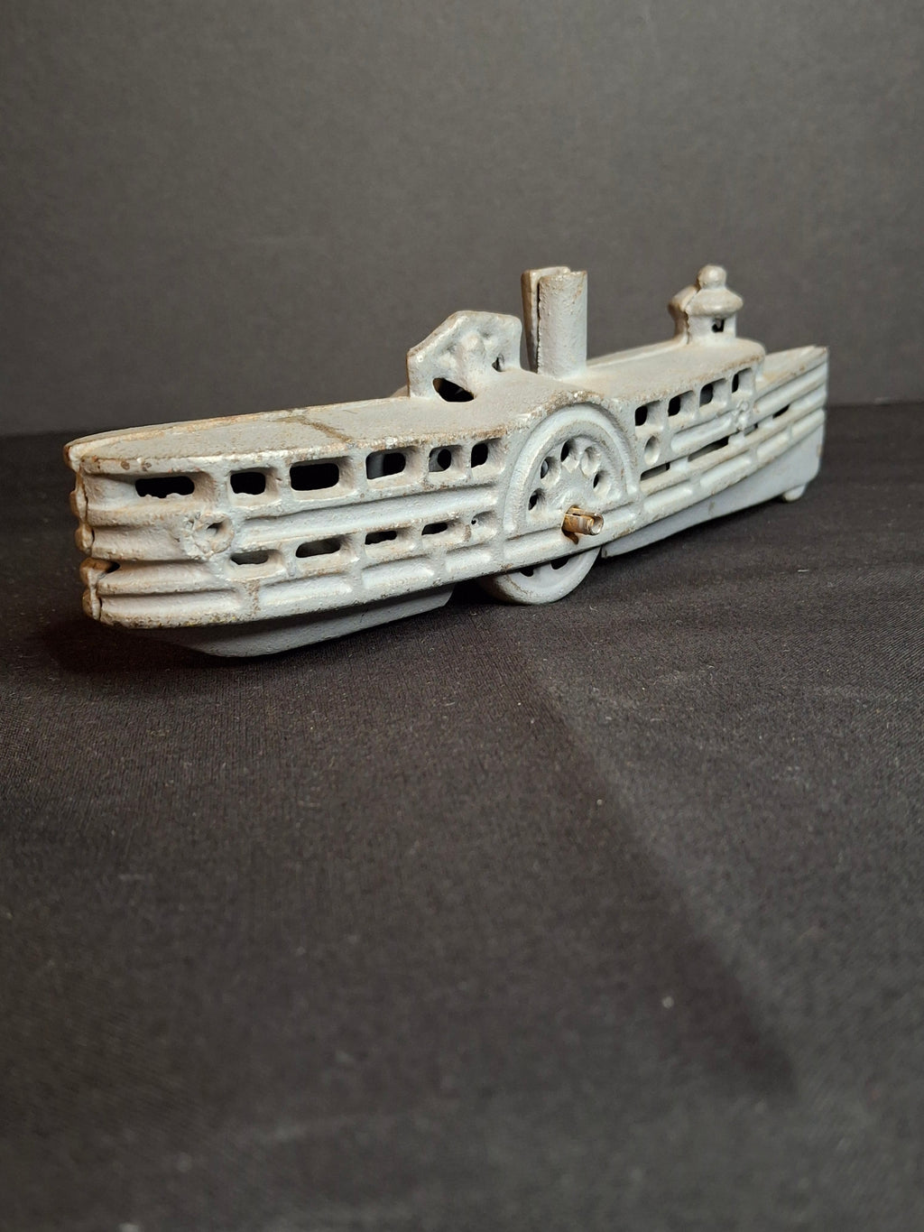 Antique Cast Iron Paddle Wheel Steamboat Toy A.C. Williams / Kenton c.1920 7.75"